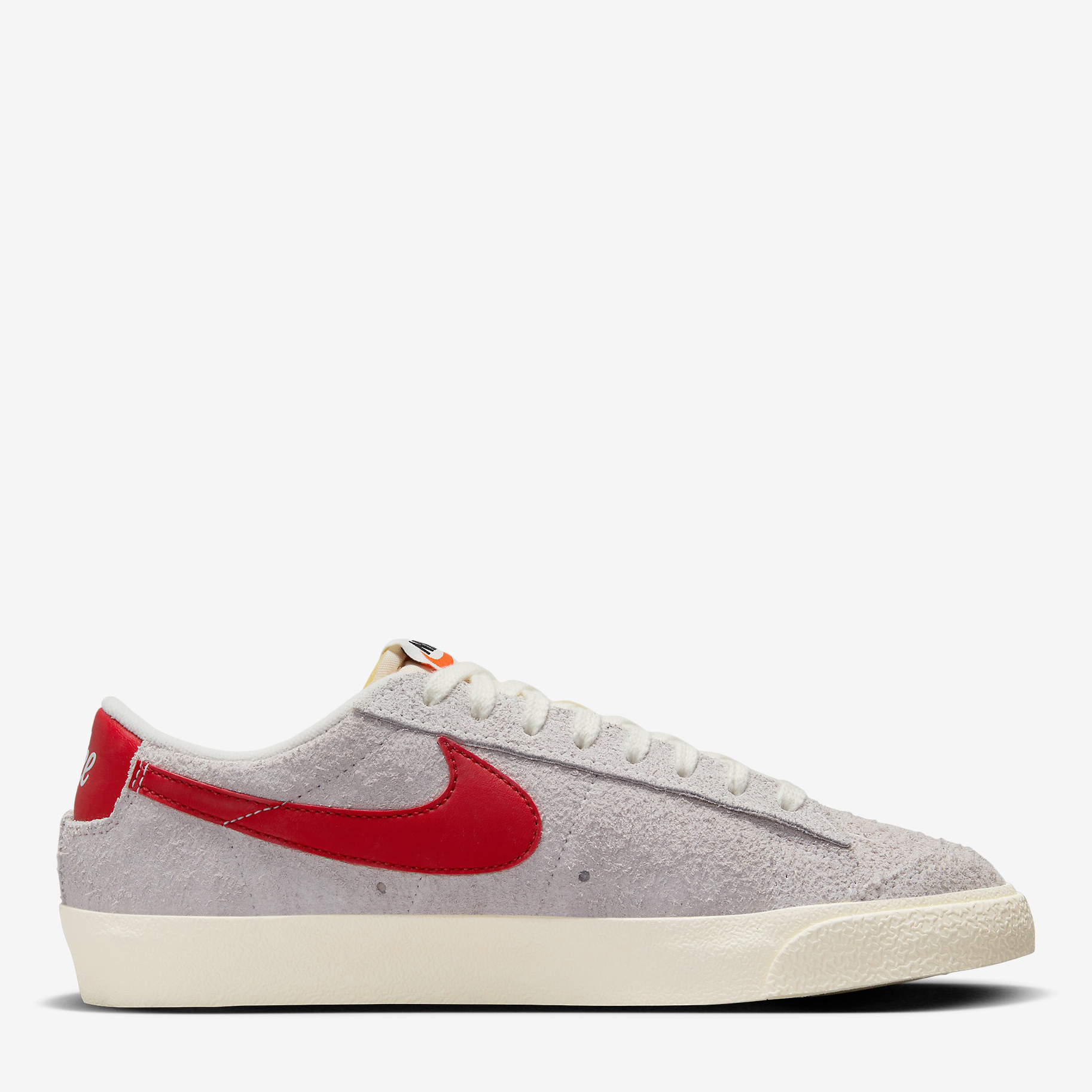 Акція на Жіночі кеди низькі Nike Blazer Low 77 Vntg FQ8060-100 39 (8US) 25 см Сірі від Rozetka