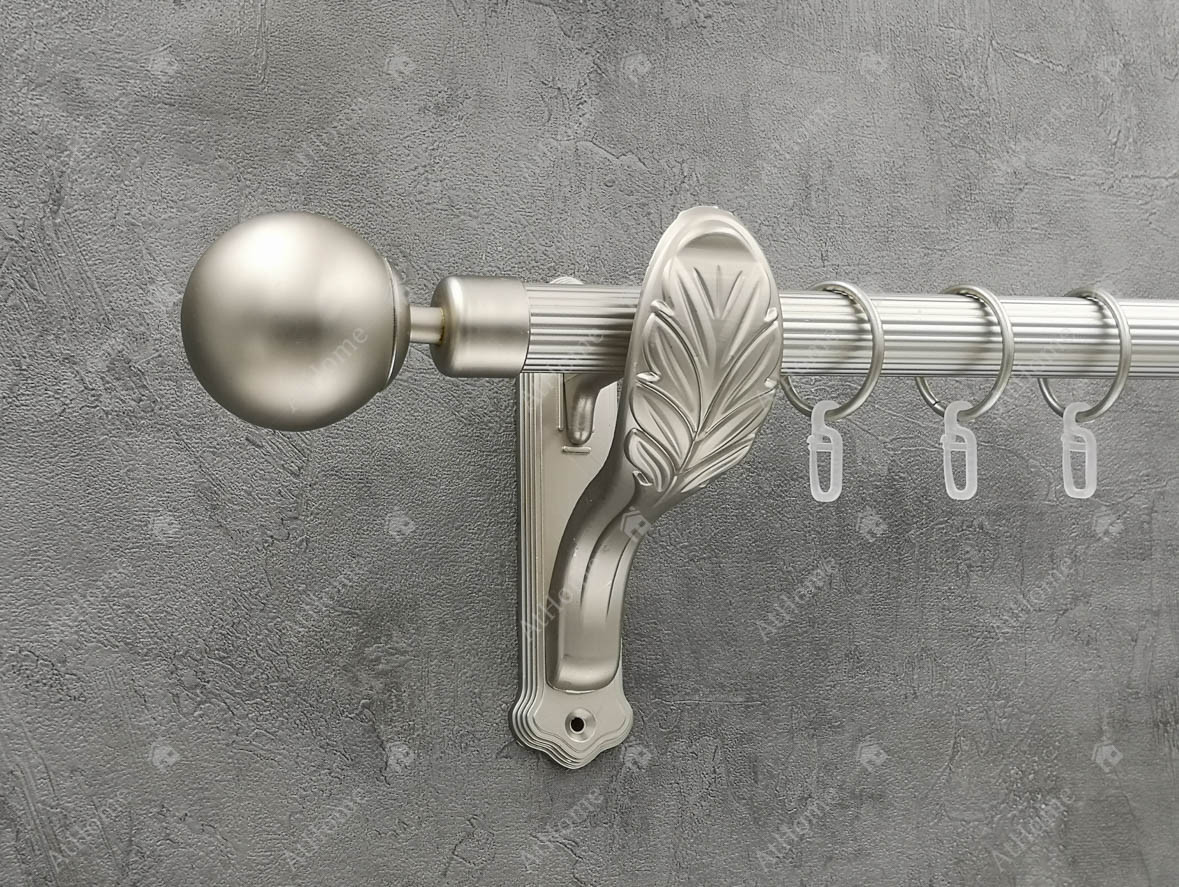 

Карниз Quadrum Шар 240 см одинарный ретро Сатин 25 мм рифленая (кольца с крючками)