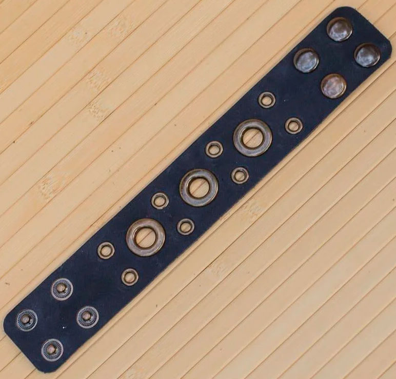 

Браслет Gridasov Leathercraft Portholes из натуральной кожи синий (WR-005-BL)