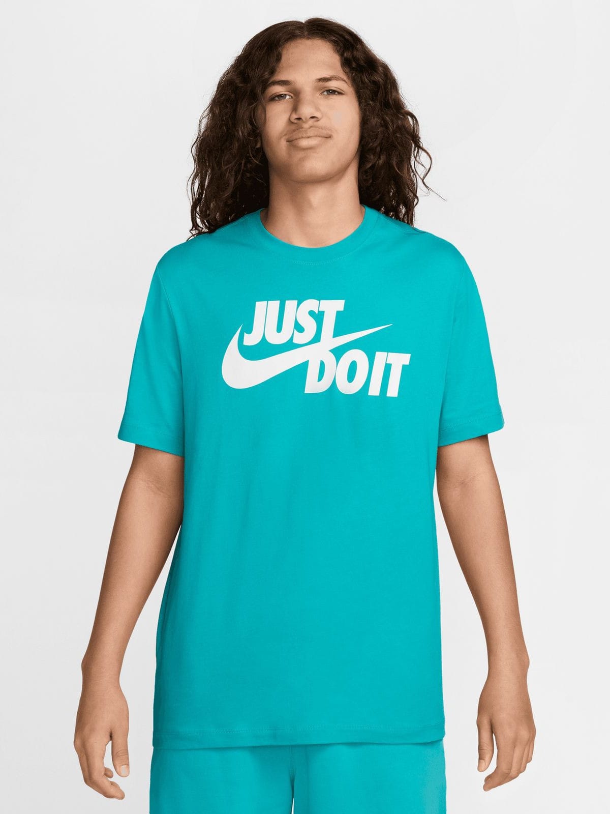 Акція на Футболка бавовняна чоловіча Nike M Nsw Tee Just Do It Swoosh AR5006-345 M Бірюзова від Rozetka