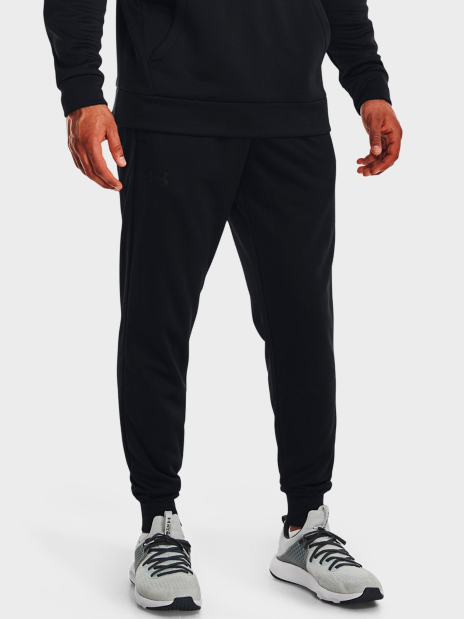 Акція на Спортивні штани утеплені чоловічі Under Armour Ua Armour Fleece Joggers 1373362-001 M від Rozetka