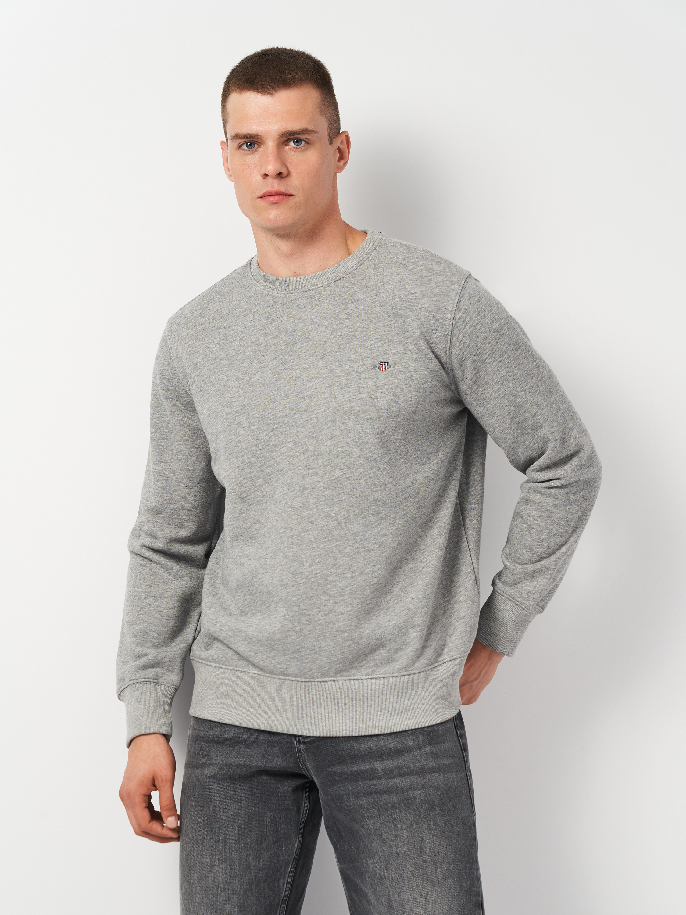 Акція на Світшот чоловічий GANT Reg Shield C-Neck Sweat 2006065-93 M Сірий від Rozetka