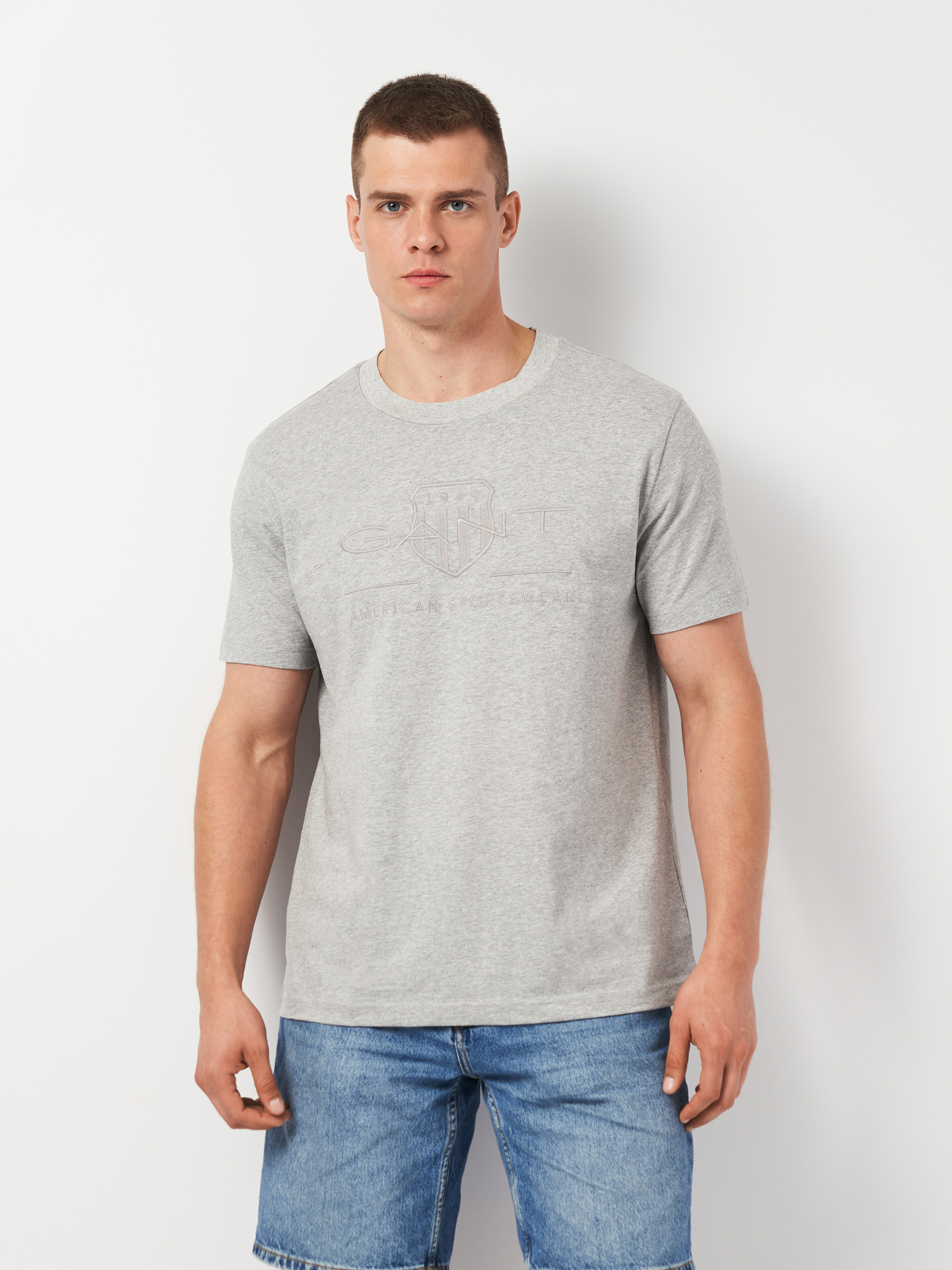 Акція на Футболка бавовняна чоловіча GANT Reg Tonal Shield Ss T-Shirt 2003140-93 S Сіра від Rozetka