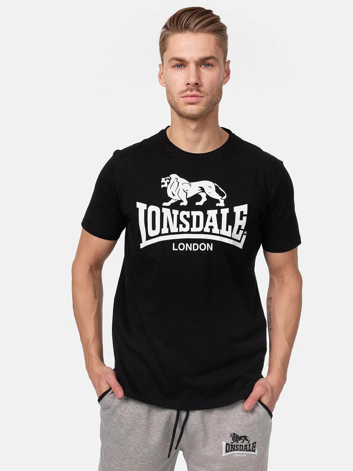 Акція на Футболка бавовняна довга чоловіча Lonsdale 119083-1000 FW20 M Black від Rozetka