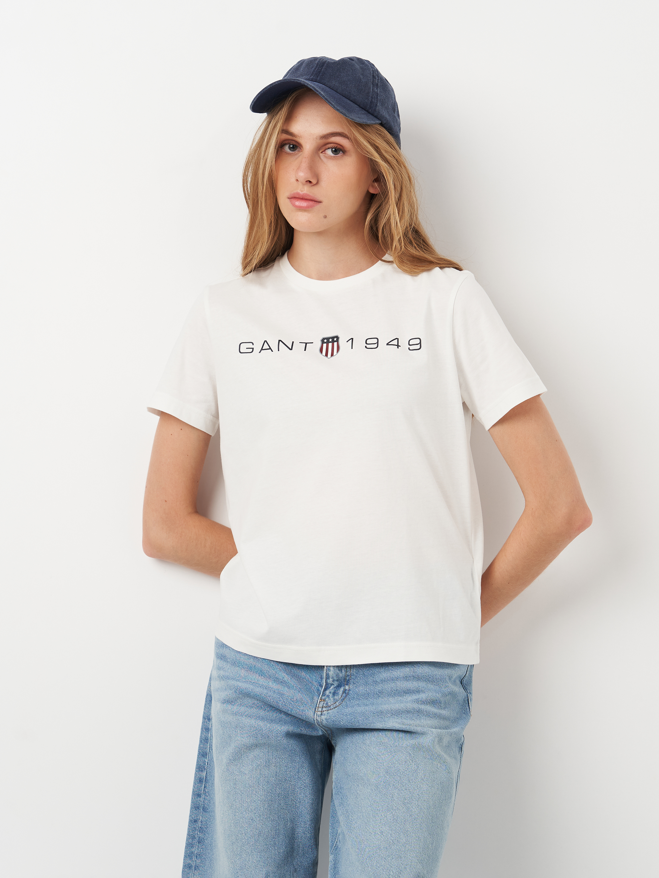 Акція на Футболка бавовняна жіноча GANT Reg Printed Graphic T-Shirt 4200753-113 XS Біла від Rozetka