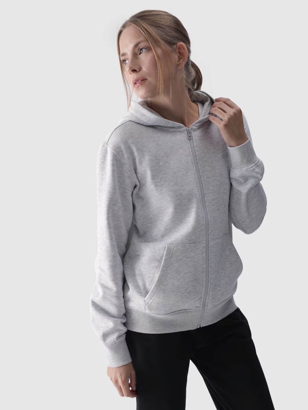 Акція на Толстовка на блискавці з капюшоном на флісі жіноча 4F Sweatshirt F1467 4FWMM00TSWSF1467-27M XS Сіра від Rozetka