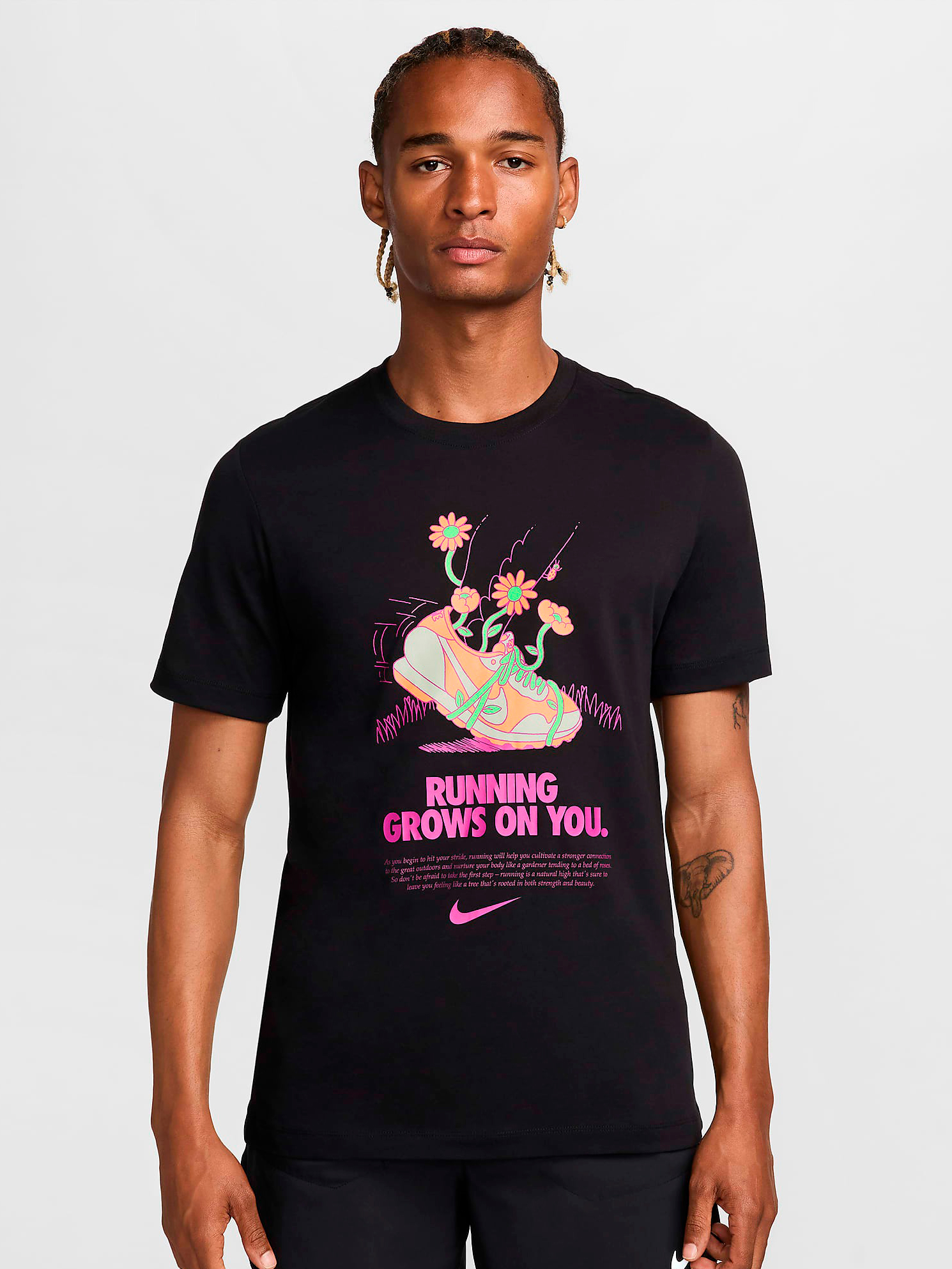 Акція на Футболка чоловіча Nike M Nk Df Tee Run Dna Fa24 FZ8065-010 S Чорна від Rozetka