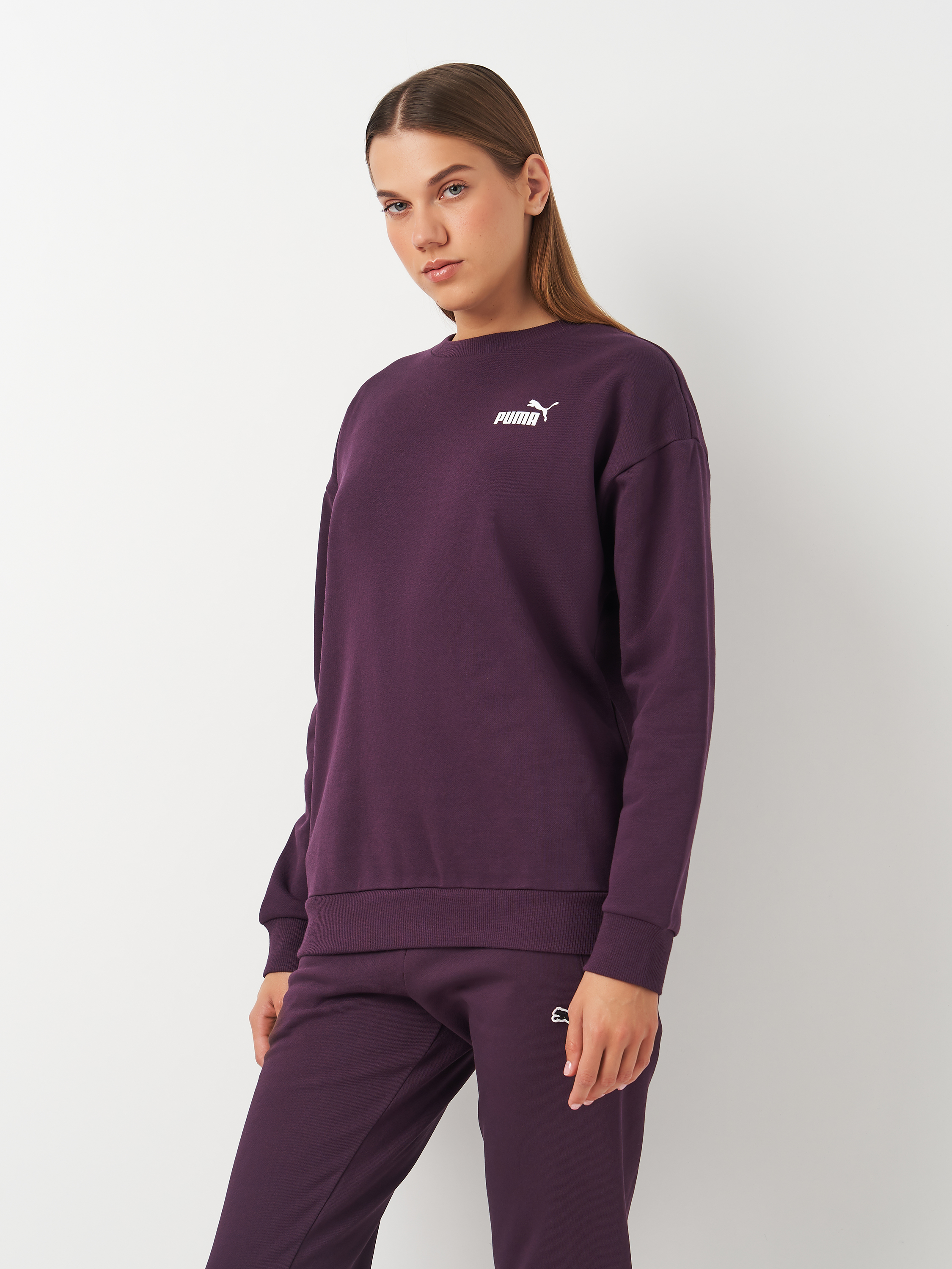 Акція на Світшот утеплений жіночий Puma Ess+ Relaxed Small Logo Crew 68148744 S Фіолетовий від Rozetka