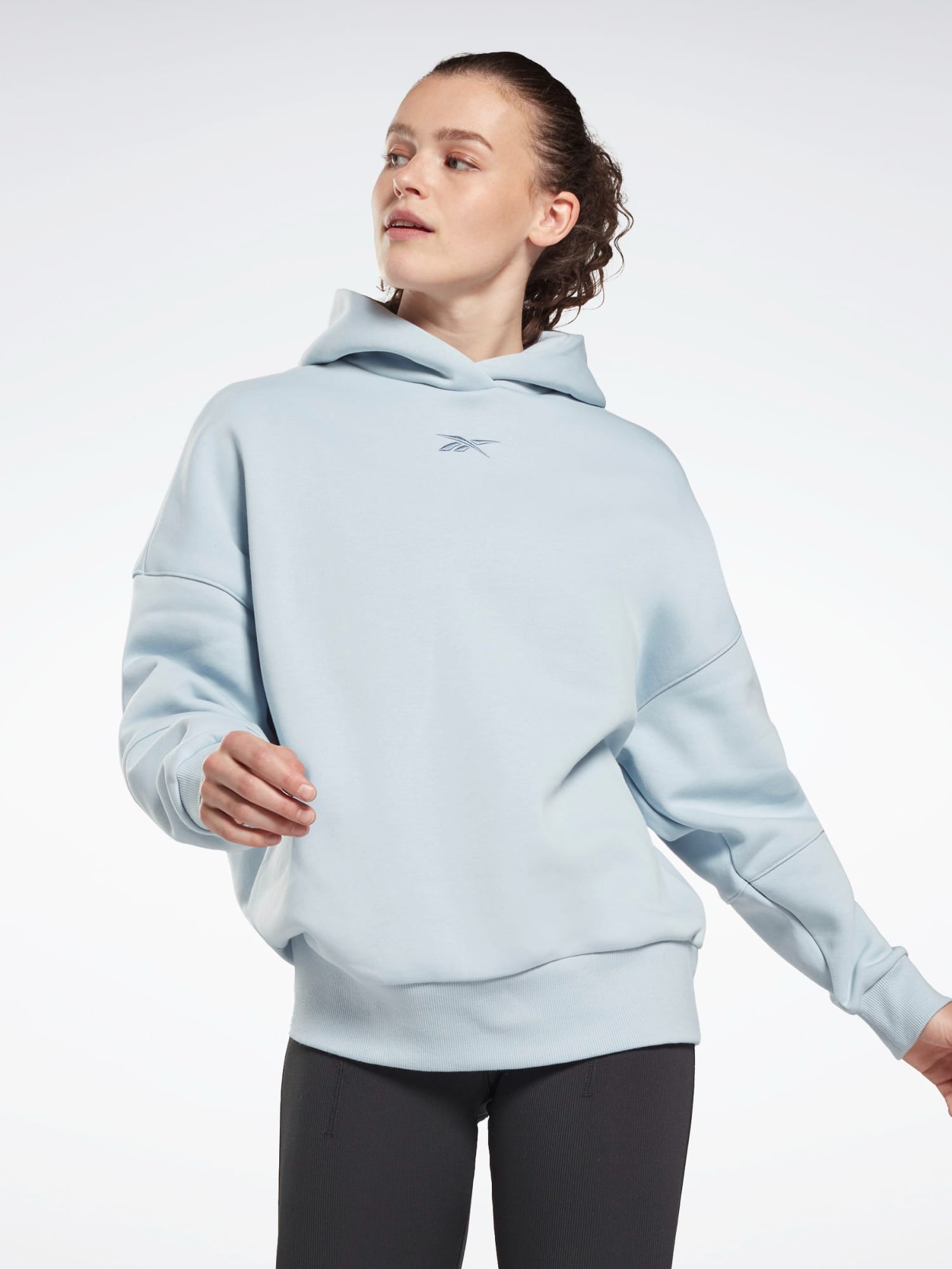 Акція на Худі оверсайз жіноче Reebok Sr Oversized Hoodie GU5845 M Блакитне від Rozetka