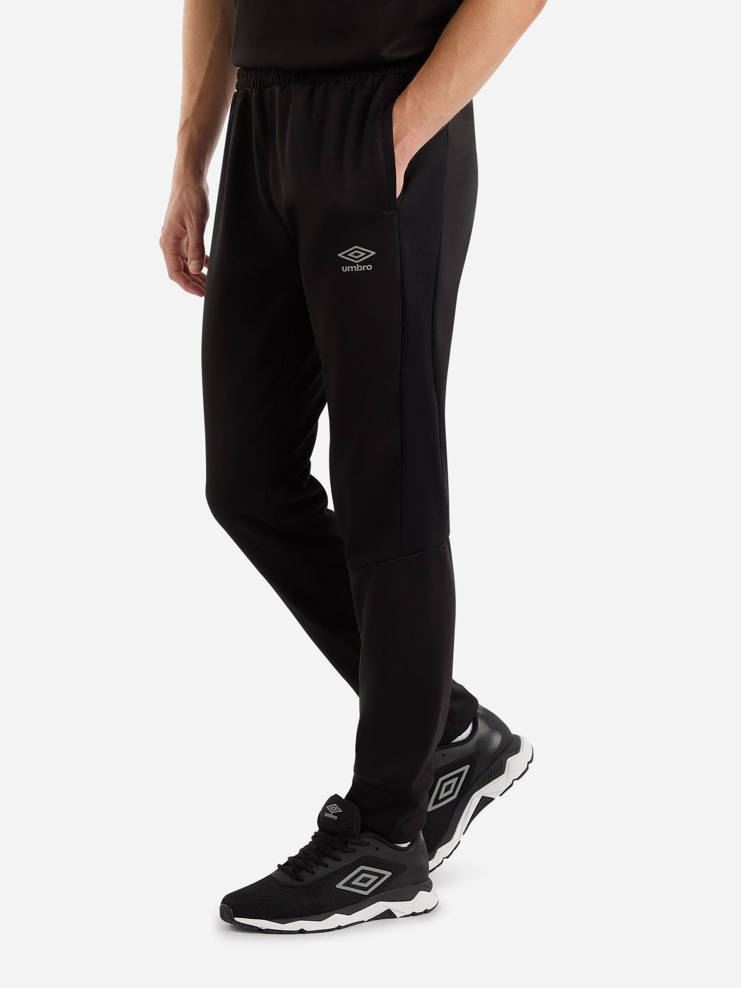 Акція на Спортивні штани чоловічі Umbro Sportswear Poly Pant 66547U-060 M Чорні від Rozetka