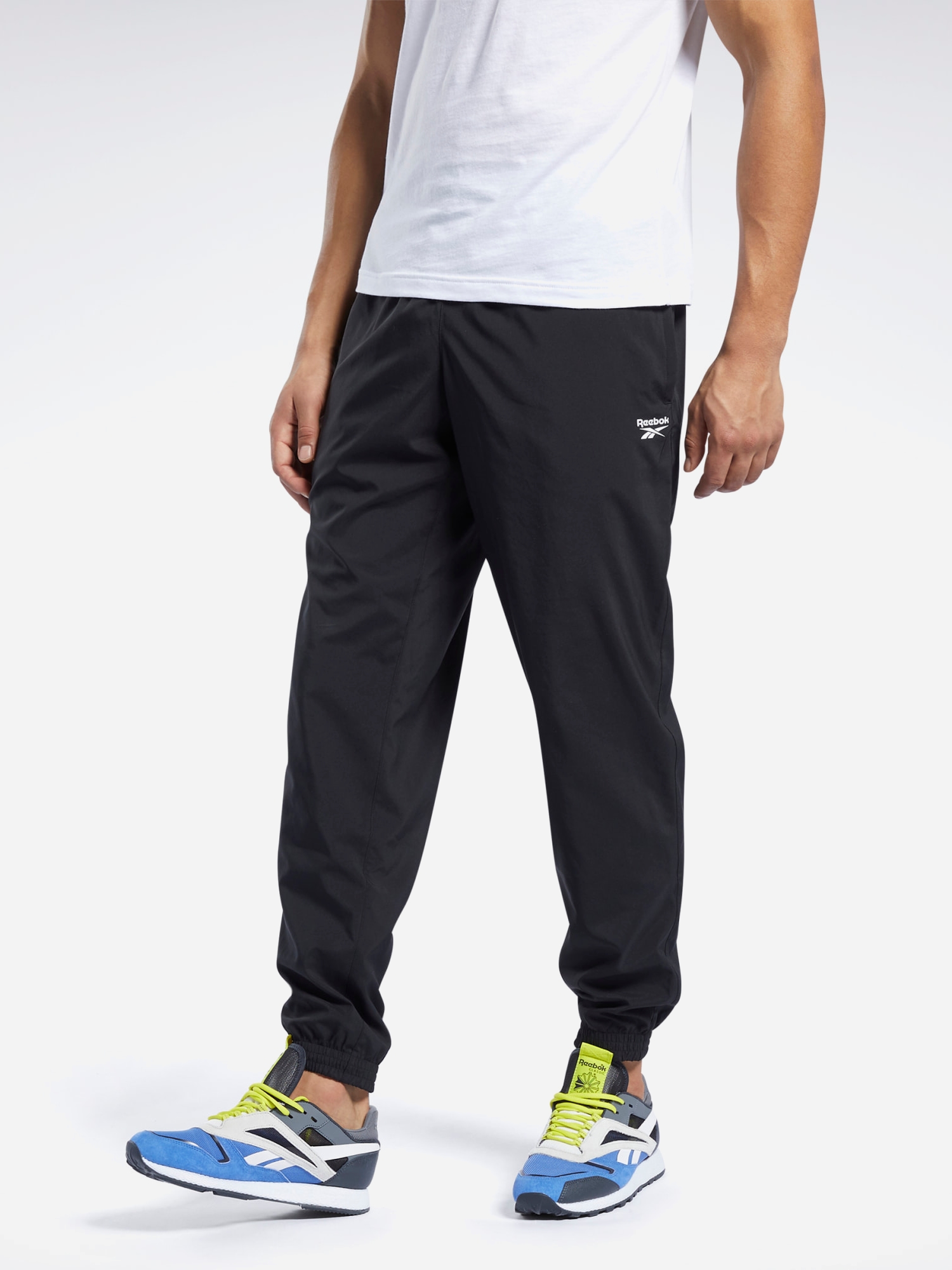 Акція на Спортивні штани чоловічі Reebok Te Wvn C Lined Pant FP9141 XS Чорні від Rozetka