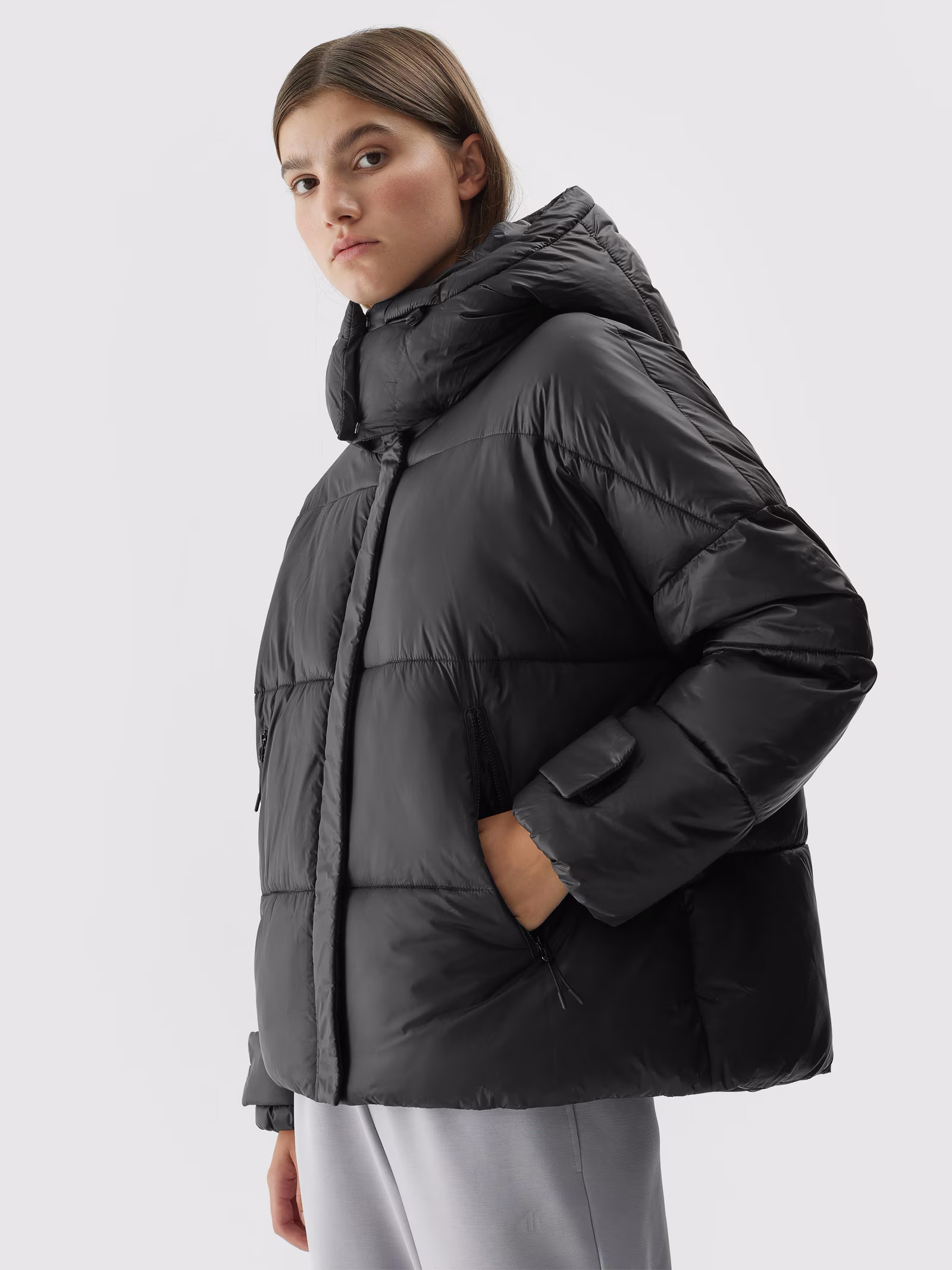 Акція на Куртка демісезонна з капюшоном жіноча 4F Down Jacket F231 4FAW23TDJAF231-20S XS Чорна від Rozetka