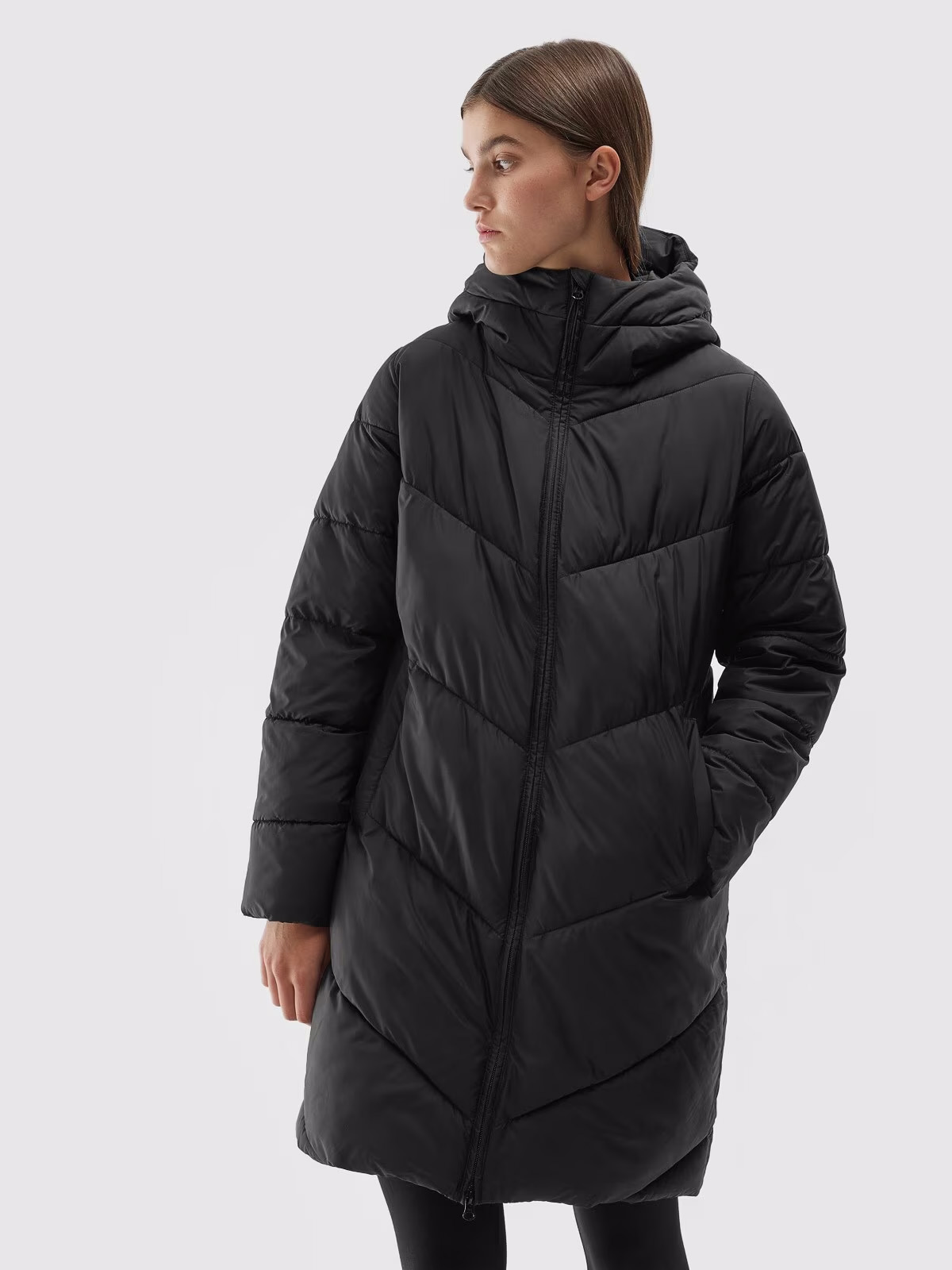 Акція на Куртка демісезонна подовжена з капюшоном жіноча 4F Down Jacket F235 4FAW23TDJAF235-20S S Чорна від Rozetka