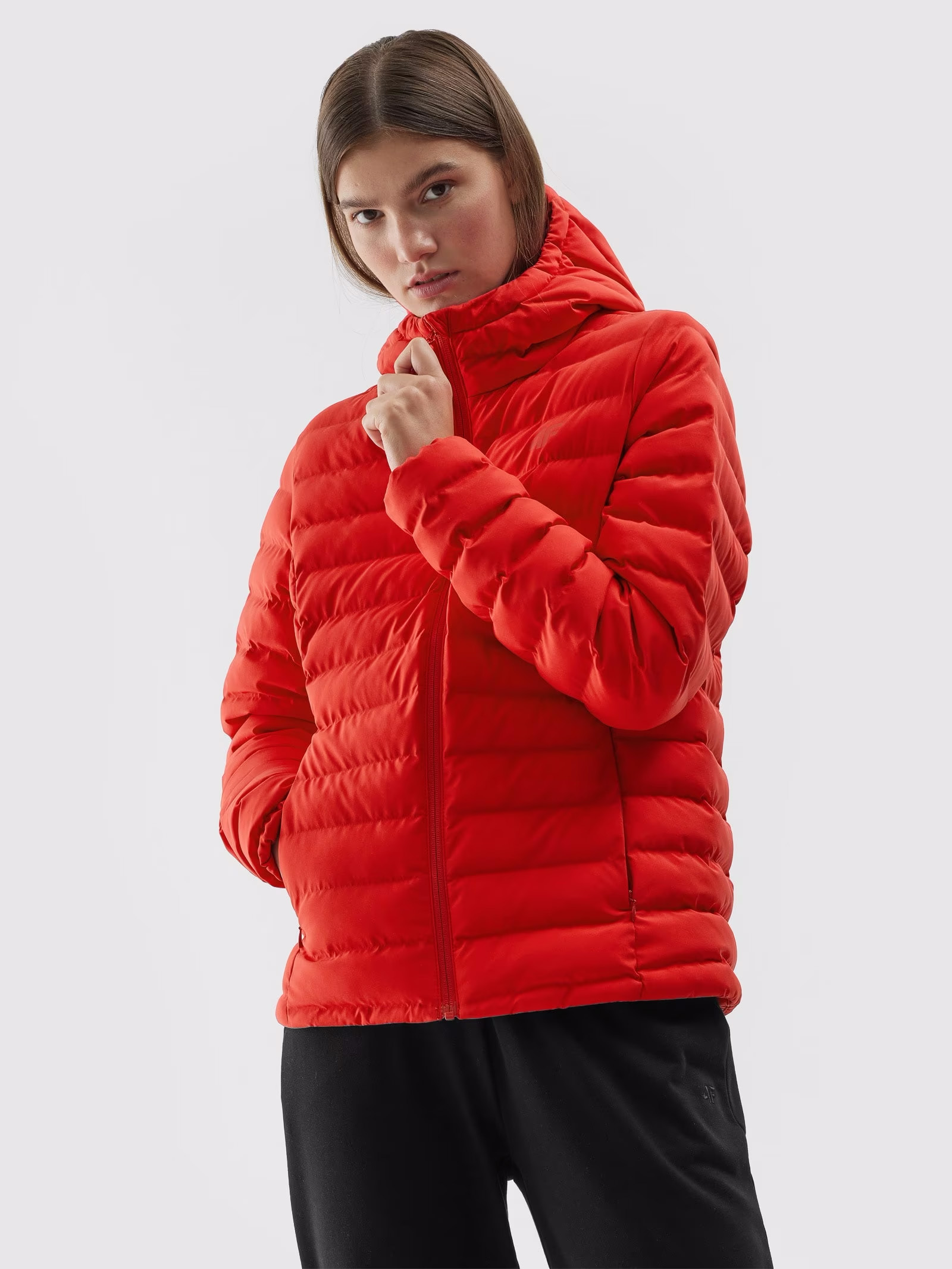 Акція на Куртка демісезонна коротка з капюшоном жіноча 4F Down Jacket F248 4FAW23TDJAF248-62S XS Червона від Rozetka