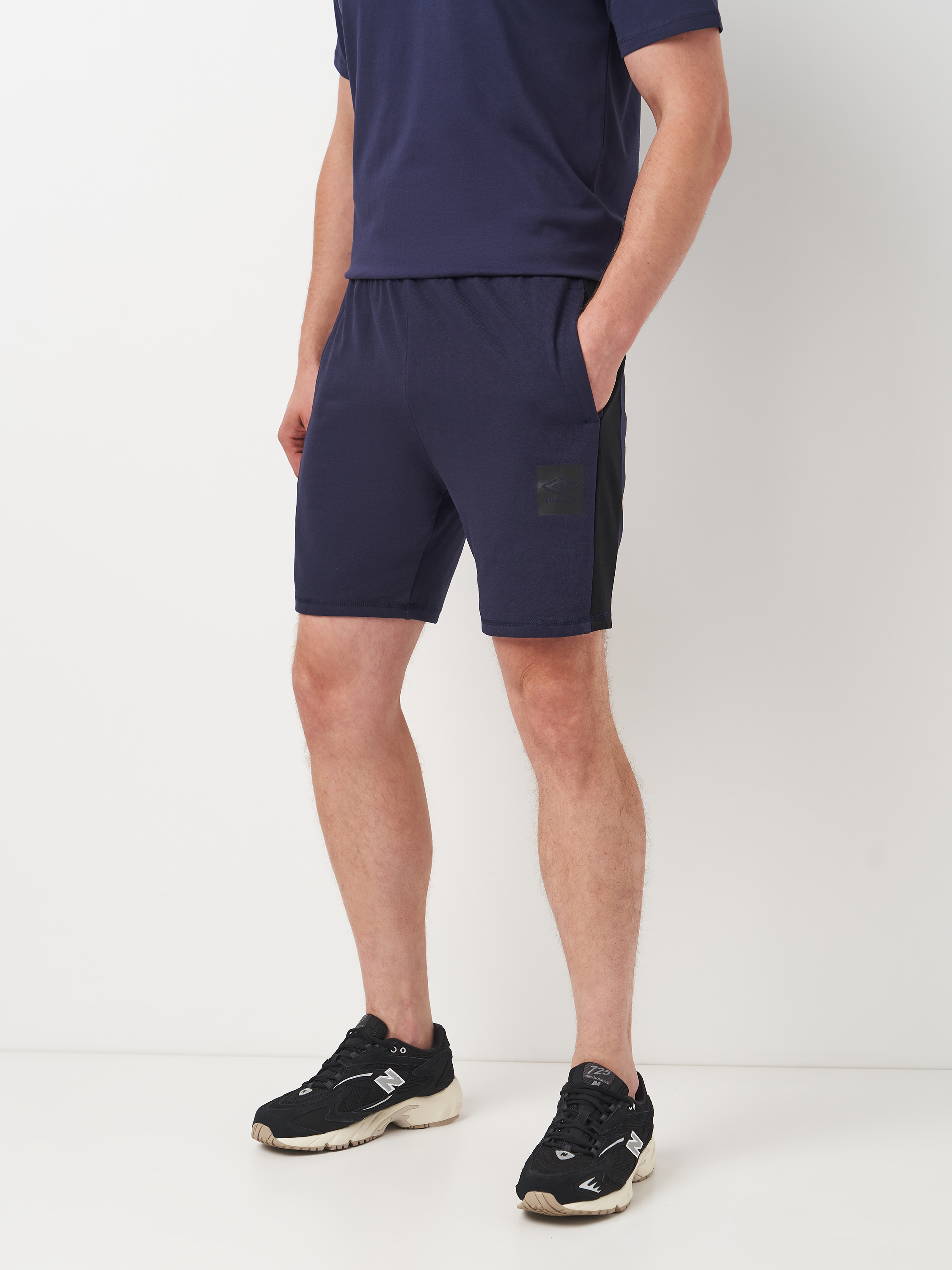 Акція на Шорти бавовняні короткі чоловічі Umbro Terrace Short 66542U-9T7 M Темно-сірі від Rozetka