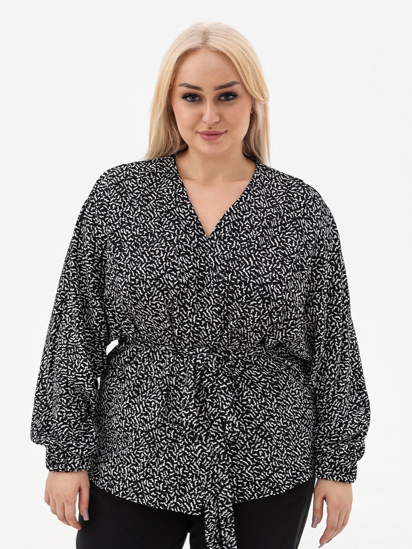 Акція на Блузка жіноча Garne Rozel 3042382 4XL-5XL Чорна з білим від Rozetka