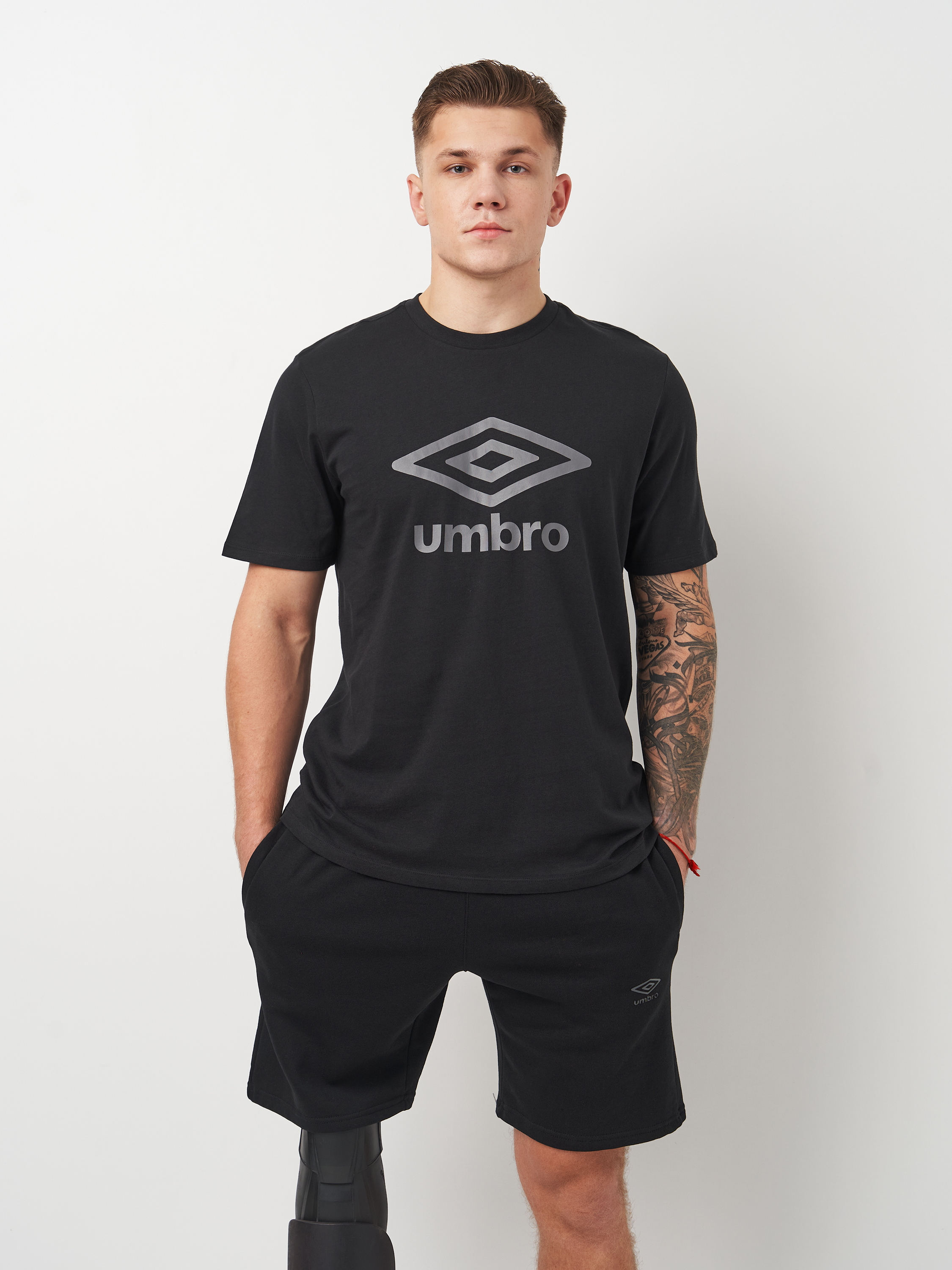 Акція на Футболка бавовняна довга чоловіча Umbro Large Logo Tee 66413U-78F XL Чорна від Rozetka