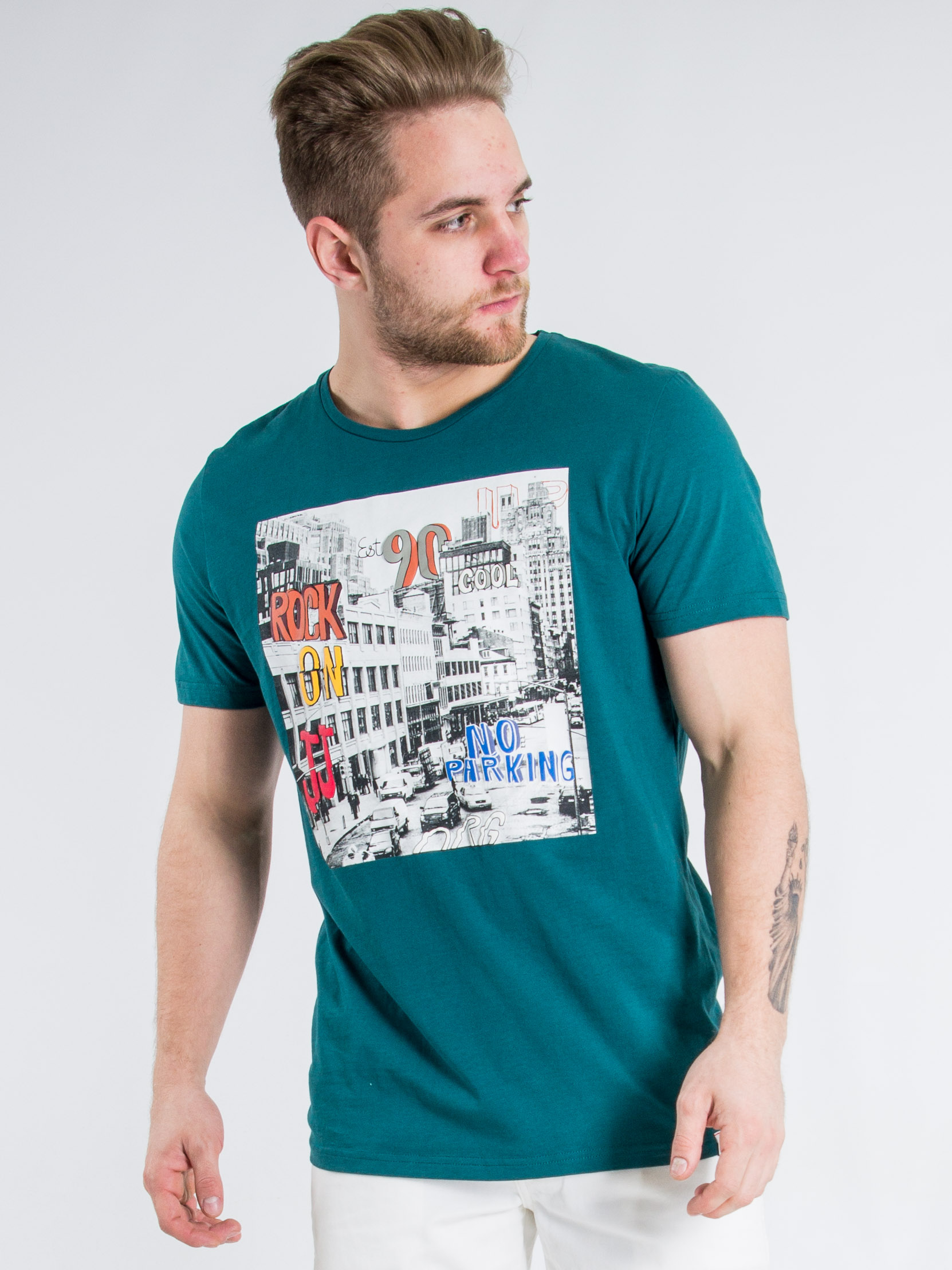 

Футболка Jack & Jones 12146163 L Зеленый