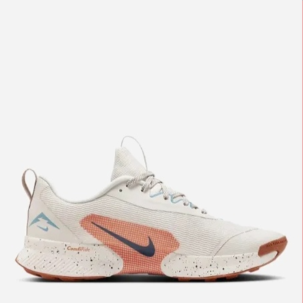 Акція на Чоловічі кросівки для бігу Nike Juniper Trail 3 FQ0904-002 44 (10US) 28 см Бежеві від Rozetka