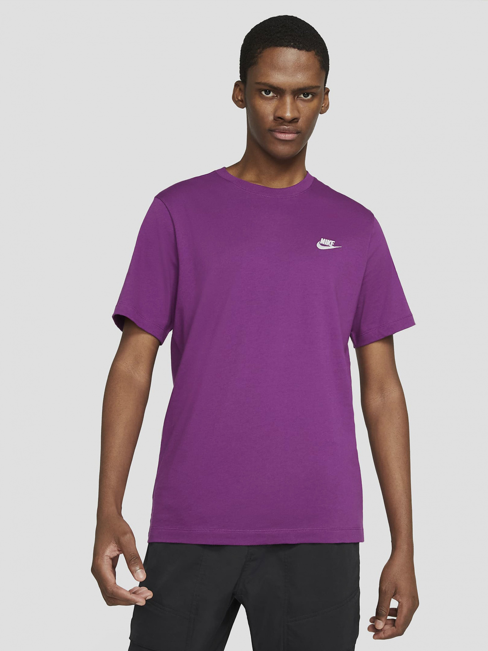 Акція на Футболка бавовняна довга чоловіча Nike M Nsw Club Tee AR4997-504 L Фіолетова від Rozetka