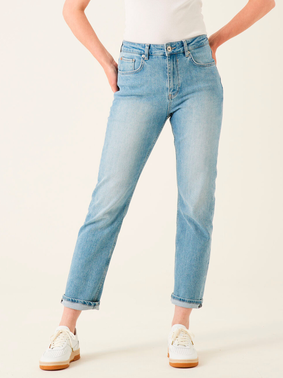 Акція на Джинси Mom's жіночі Garcia Jeans 295-4014 26-28 Сині від Rozetka