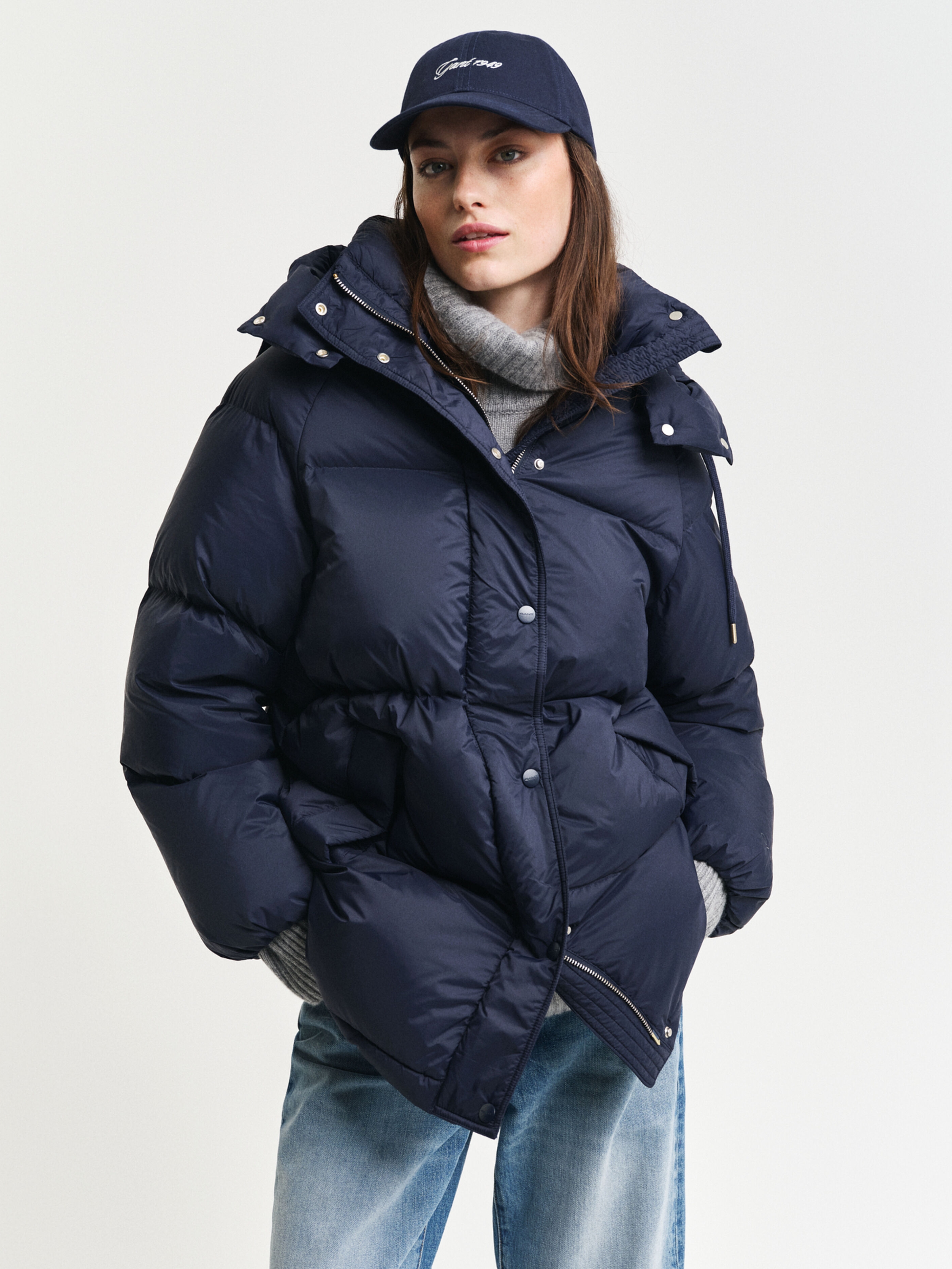 Акція на Пуховик зимовий жіночий GANT Mid Length Down Jacket 4700347-433 L Evening Blue від Rozetka