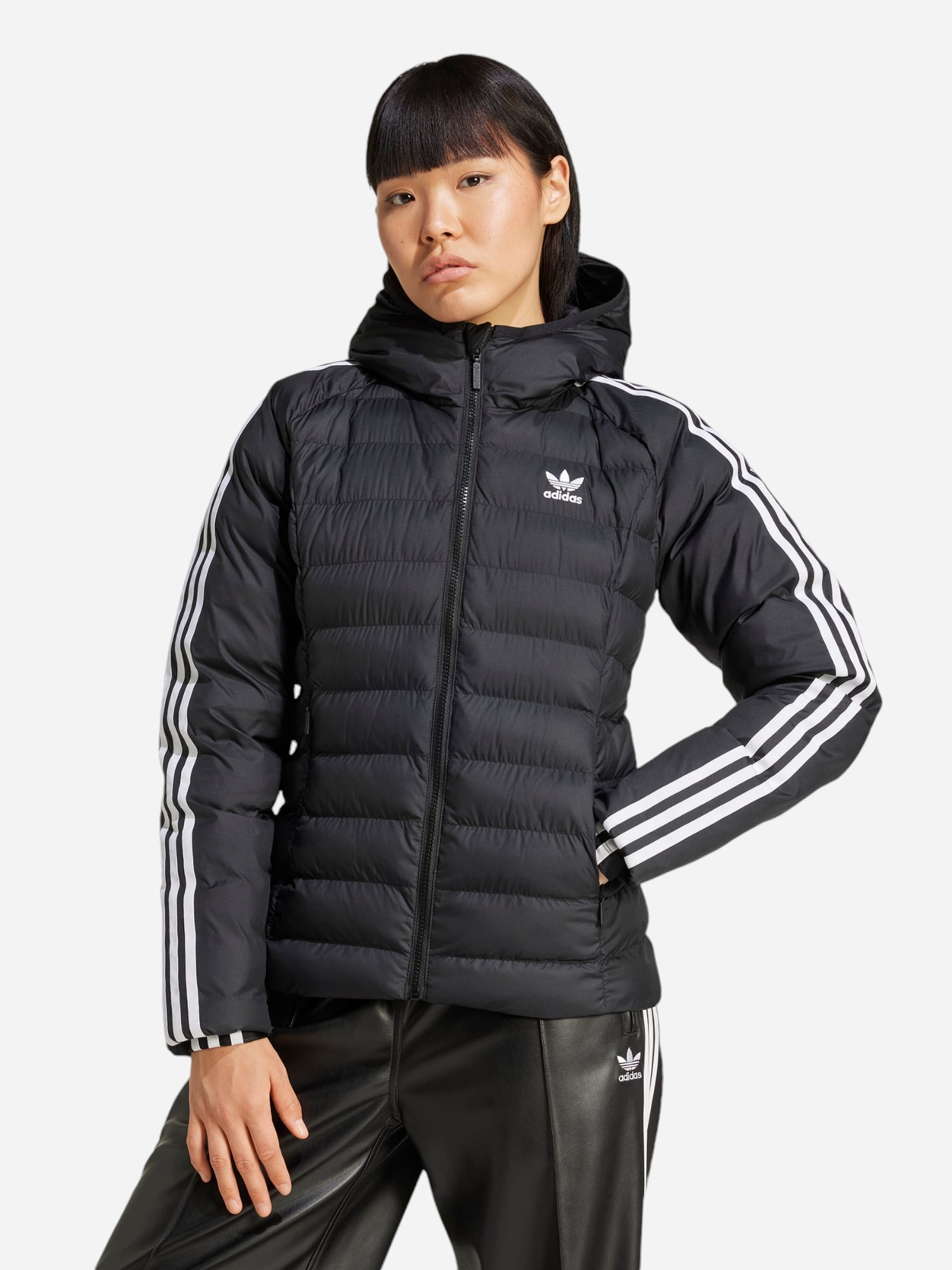 Акція на Куртка демісезонна коротка з капюшоном жіноча Adidas Originals Slim Jacket IW5849 M Чорна від Rozetka