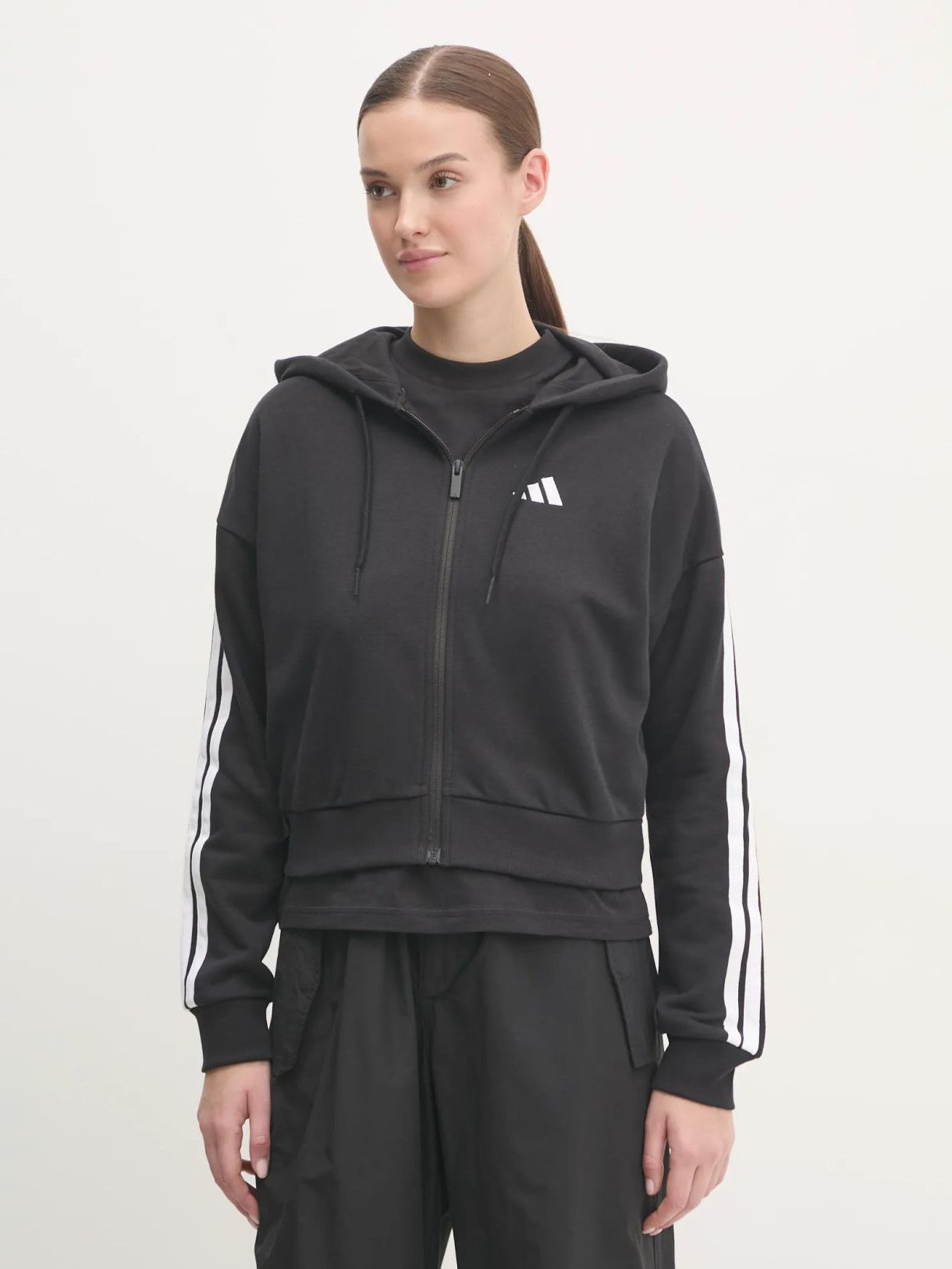 Акція на Толстовка на блискавці з капюшоном жіноча Adidas W 3S Ft Fz Hd JE0052 XS Black/White від Rozetka