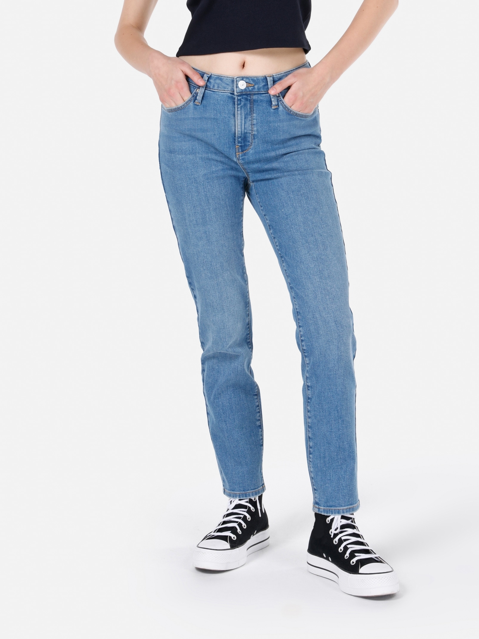 Акція на Джинси Slim Fit жіночі Colin's 703 Carla CL1068782DN42657 27-30 Mercor Wash від Rozetka