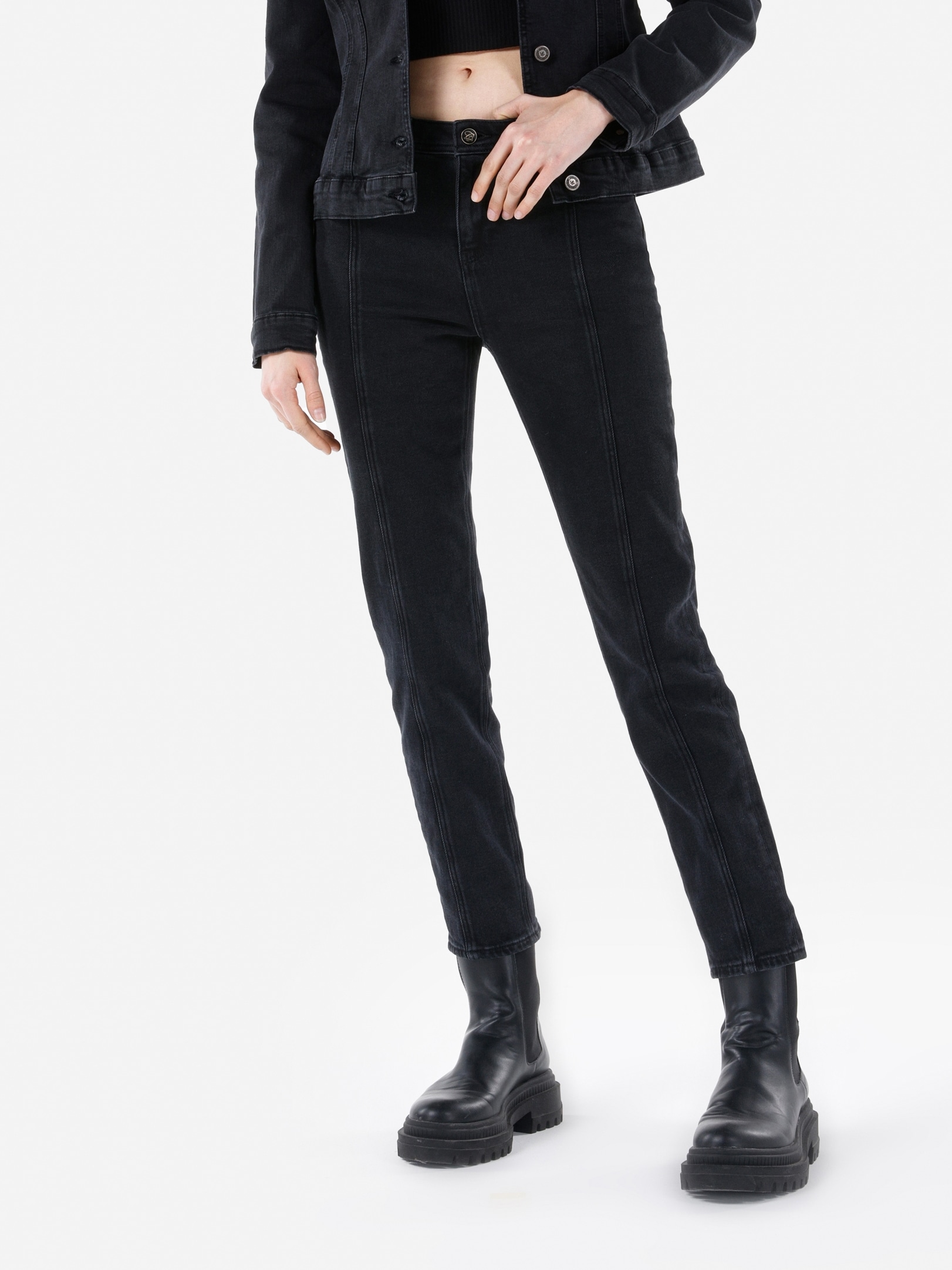 Акція на Джинси Slim Fit жіночі Colin's 703 Carla CL1067198DN01964 26-32 Nina Wash від Rozetka