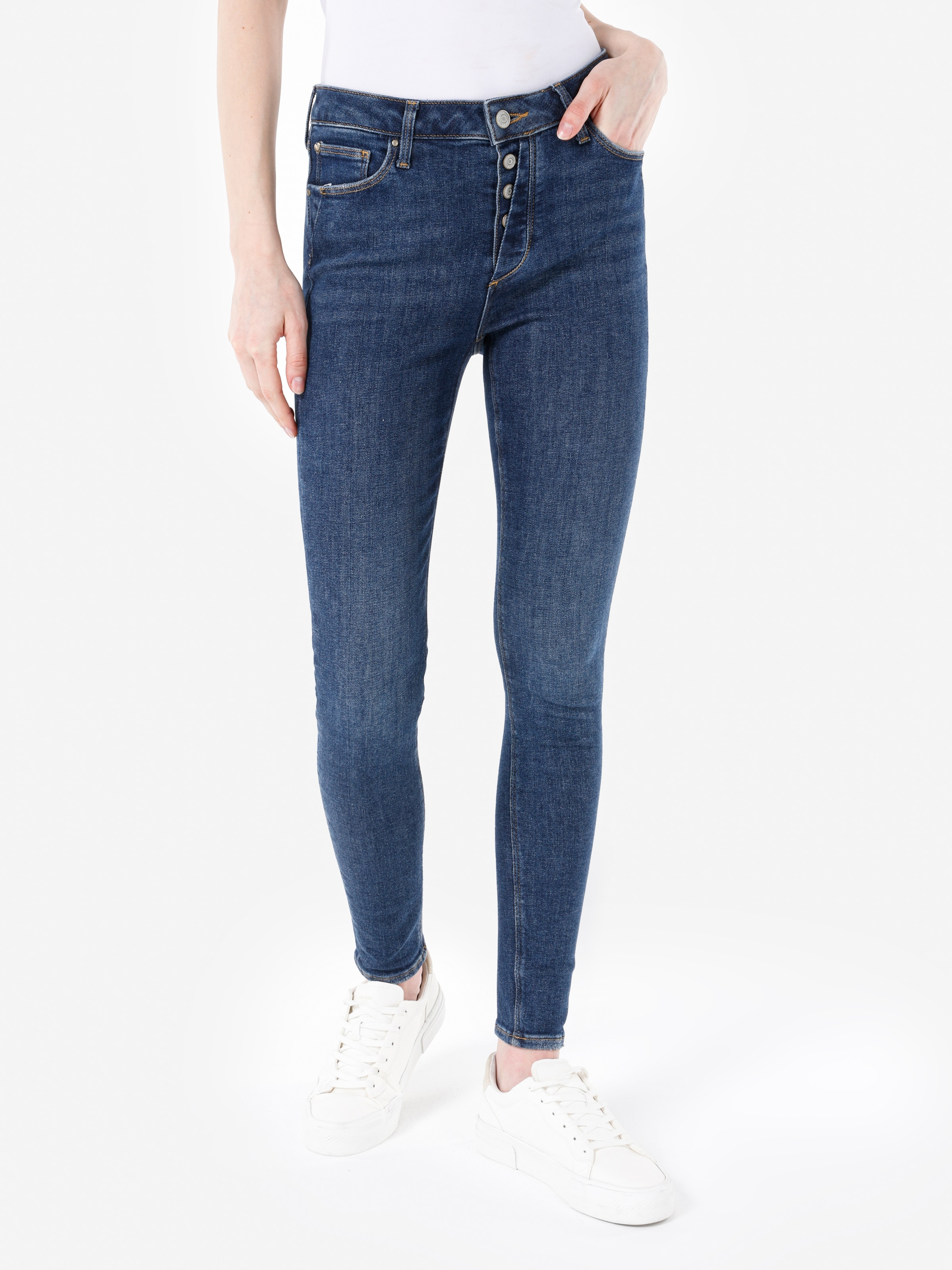 Акція на Джинси Skinny жіночі Colin's 759 Lara CL1067481DN43153 24-30 Marna Wash від Rozetka