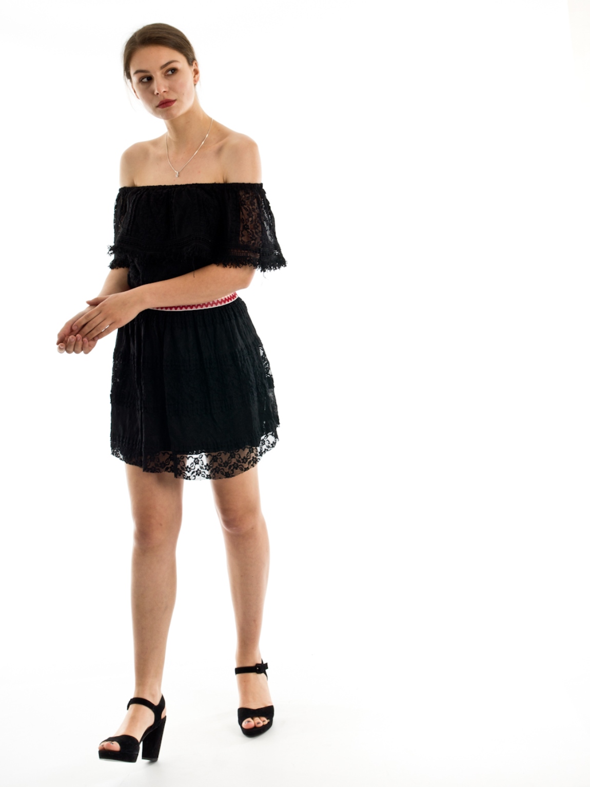 

Кружевное платье BEBE PLUS 21438  Черный, Кружевное платье BEBE PLUS 21438 M Черный