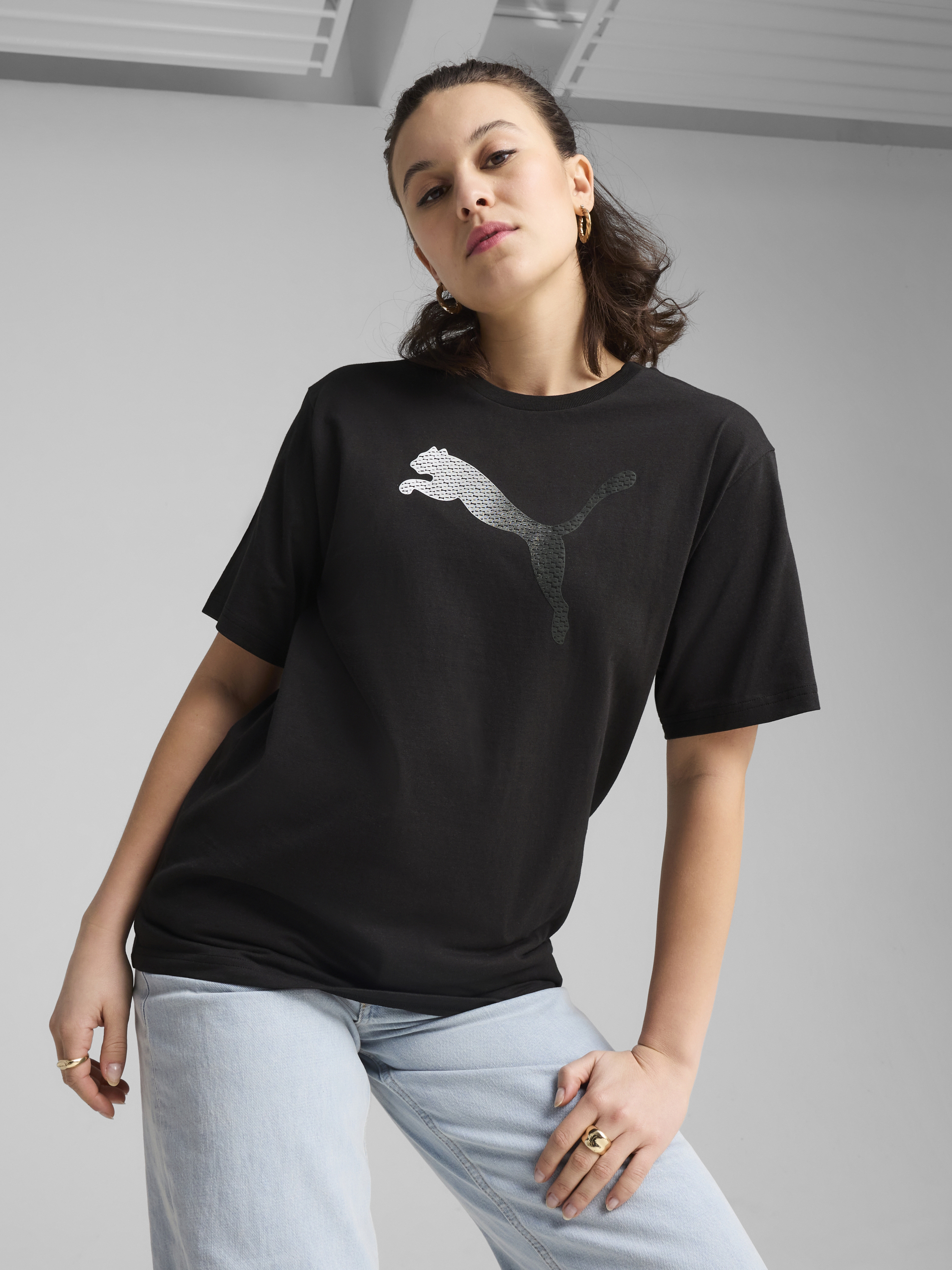 Акція на Футболка бавовняна жіноча Puma Her Graphic Relaxed Tee 68505401 L Black від Rozetka