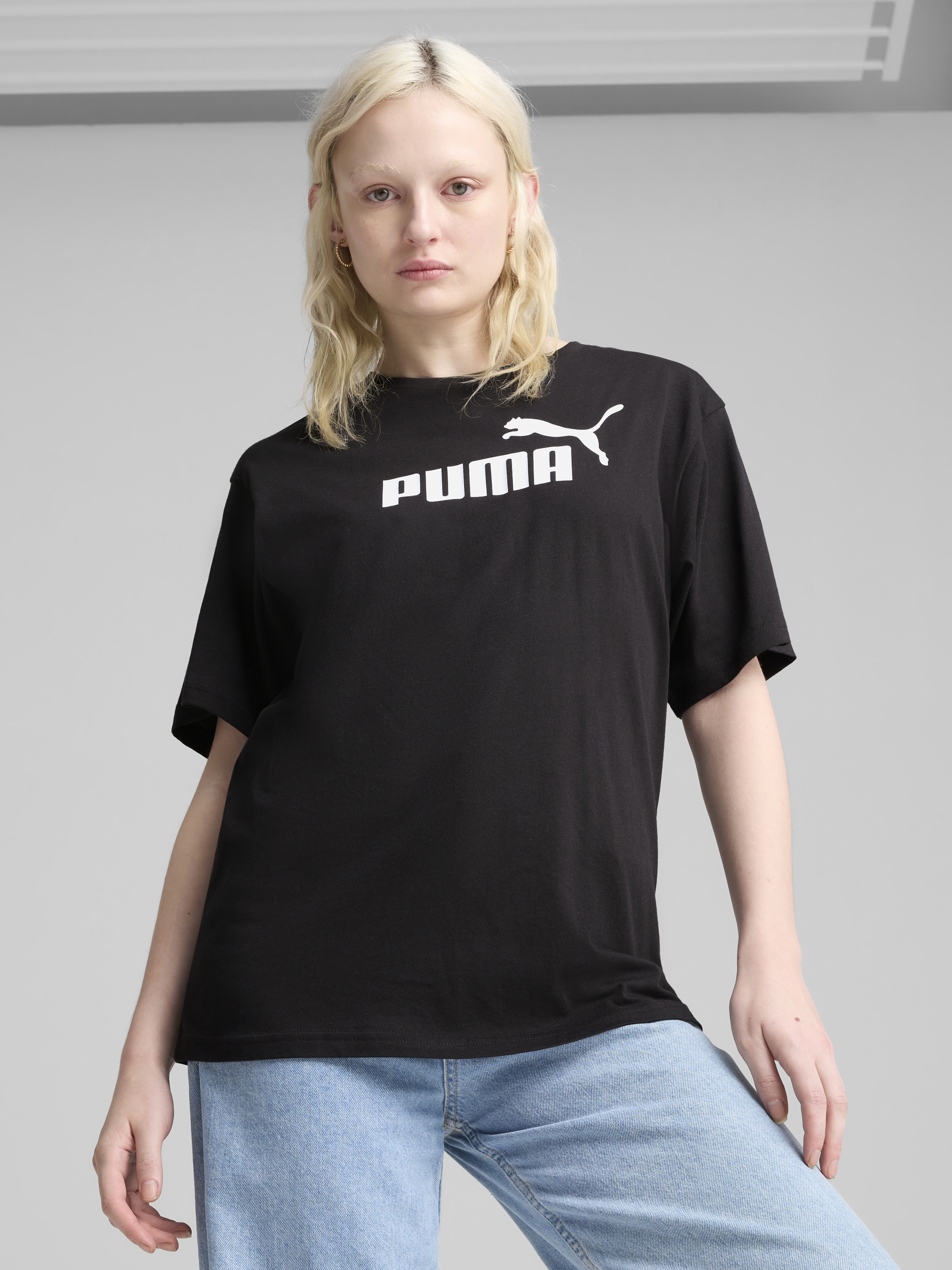 Акція на Футболка бавовняна жіноча Puma Ess No. 1 Logo Relaxed Tee 68497001 XXS Black від Rozetka