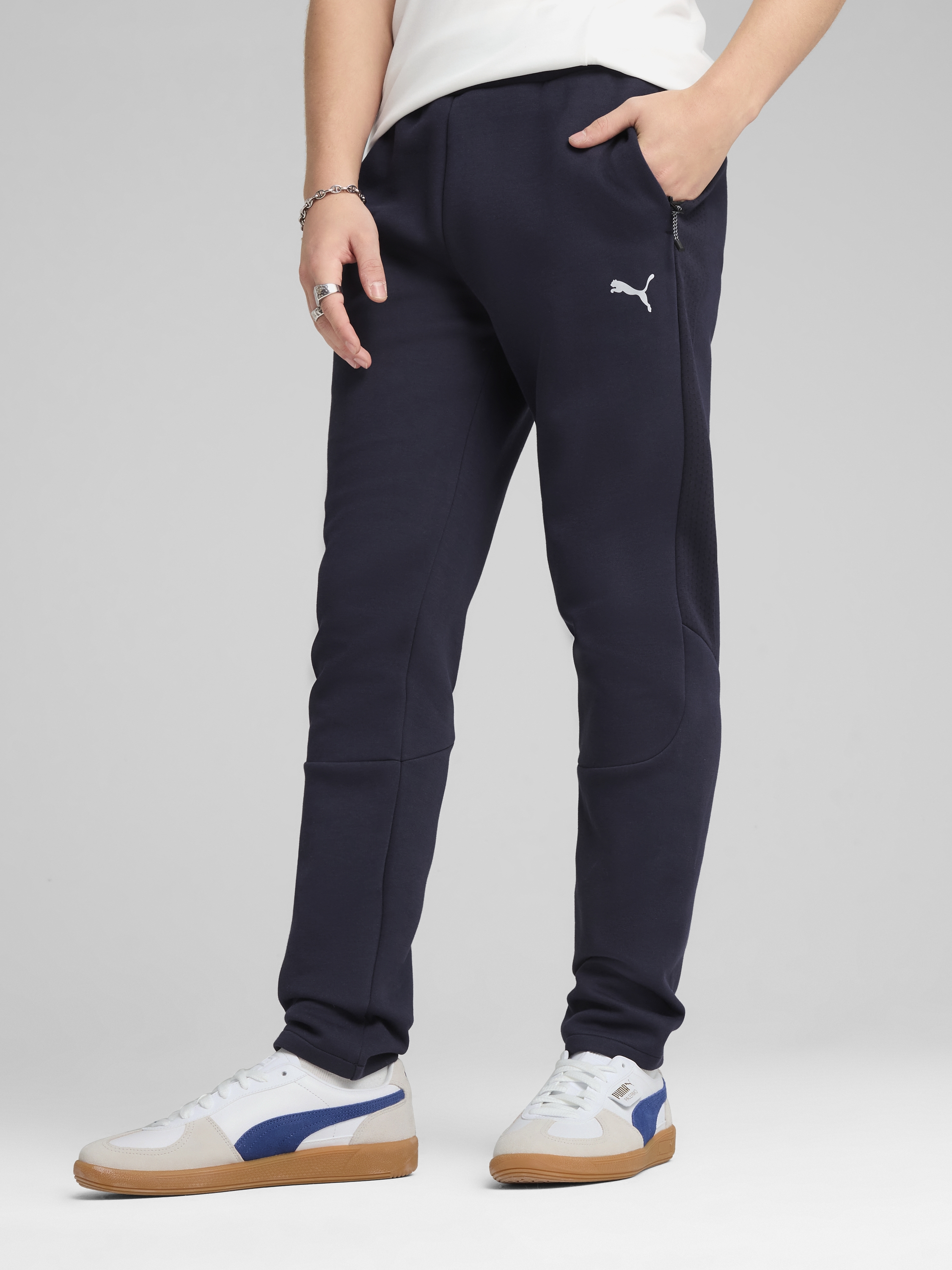 Акція на Спортивні штани чоловічі Puma Evostripe Pants Dk Op 68461416 M New Navy від Rozetka