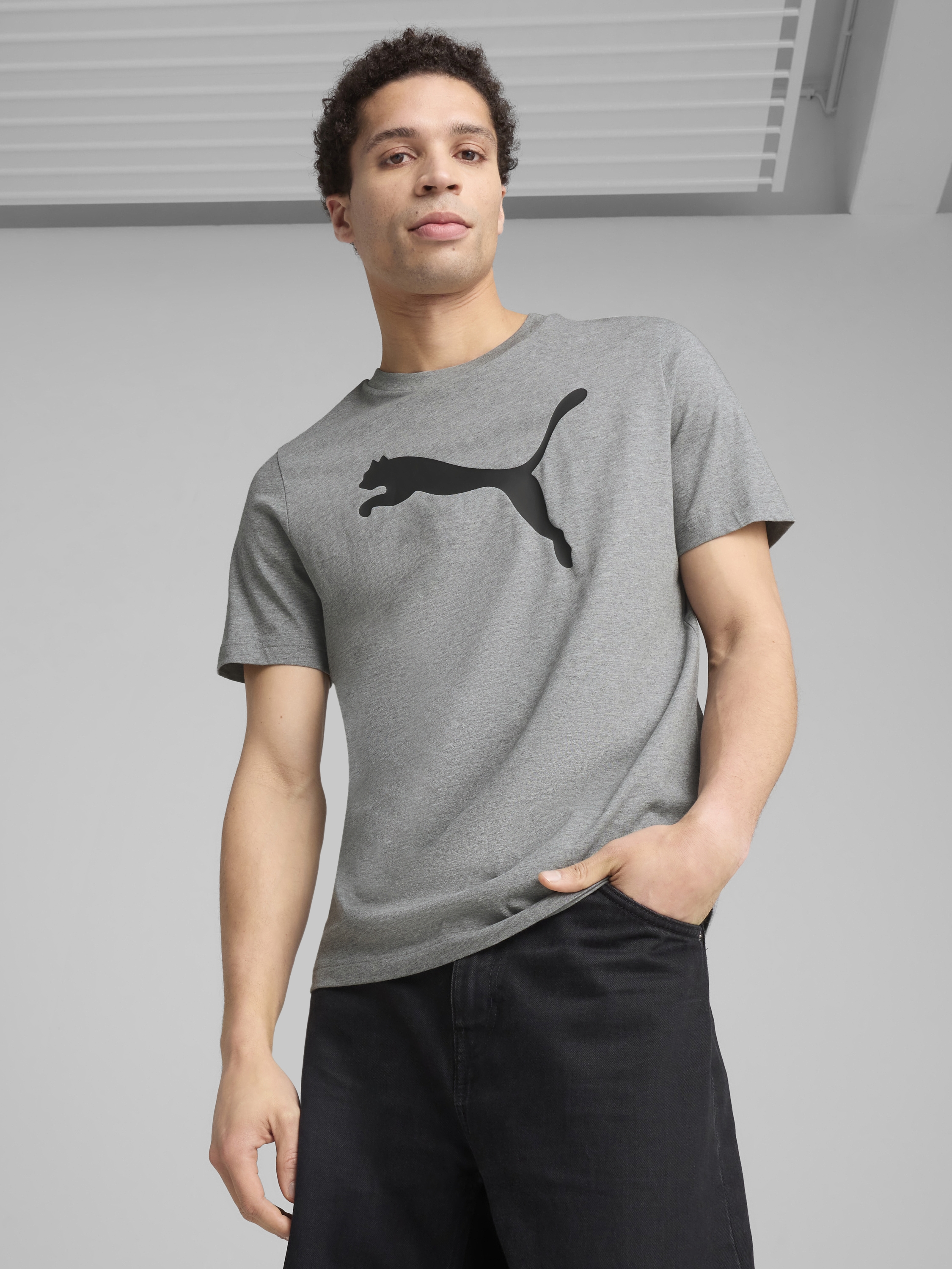 Акція на Футболка бавовняна довга чоловіча Puma Ess Tee 68253603 S Medium Gray Heather з принтом від Rozetka