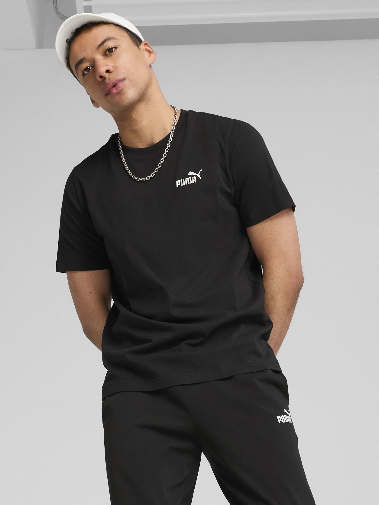 Акція на Футболка бавовняна довга чоловіча Puma Ess Small No. 1 Logo Tee 68253401 S Black від Rozetka