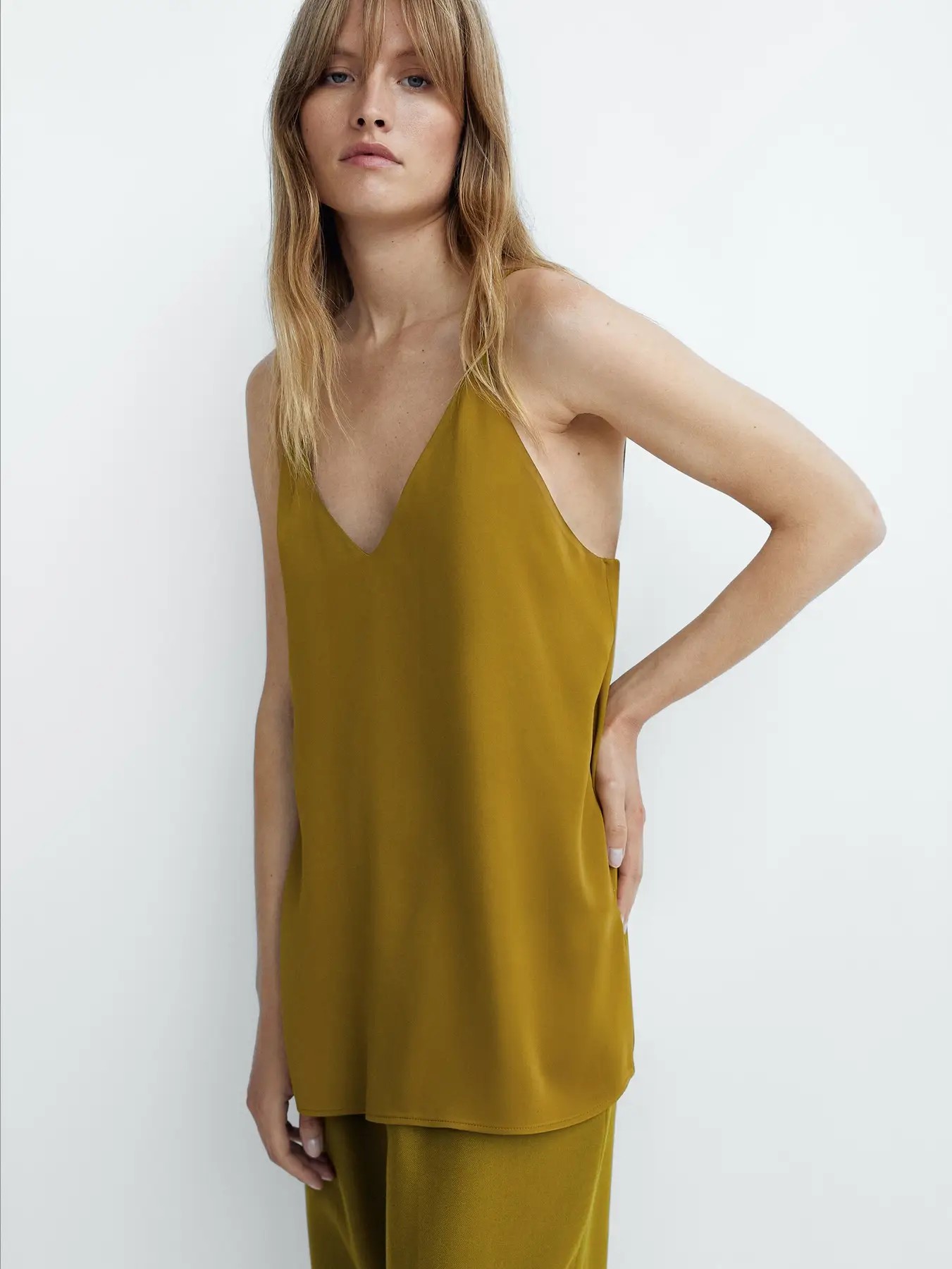 Топ жіночий Massimo Dutti 5116441510c17 34 Оливковий від Rozetka на платформі USKIDKA Акція на Топ жіночий Massimo Dutti 5116441510c17 34 Оливковий від Rozetka
