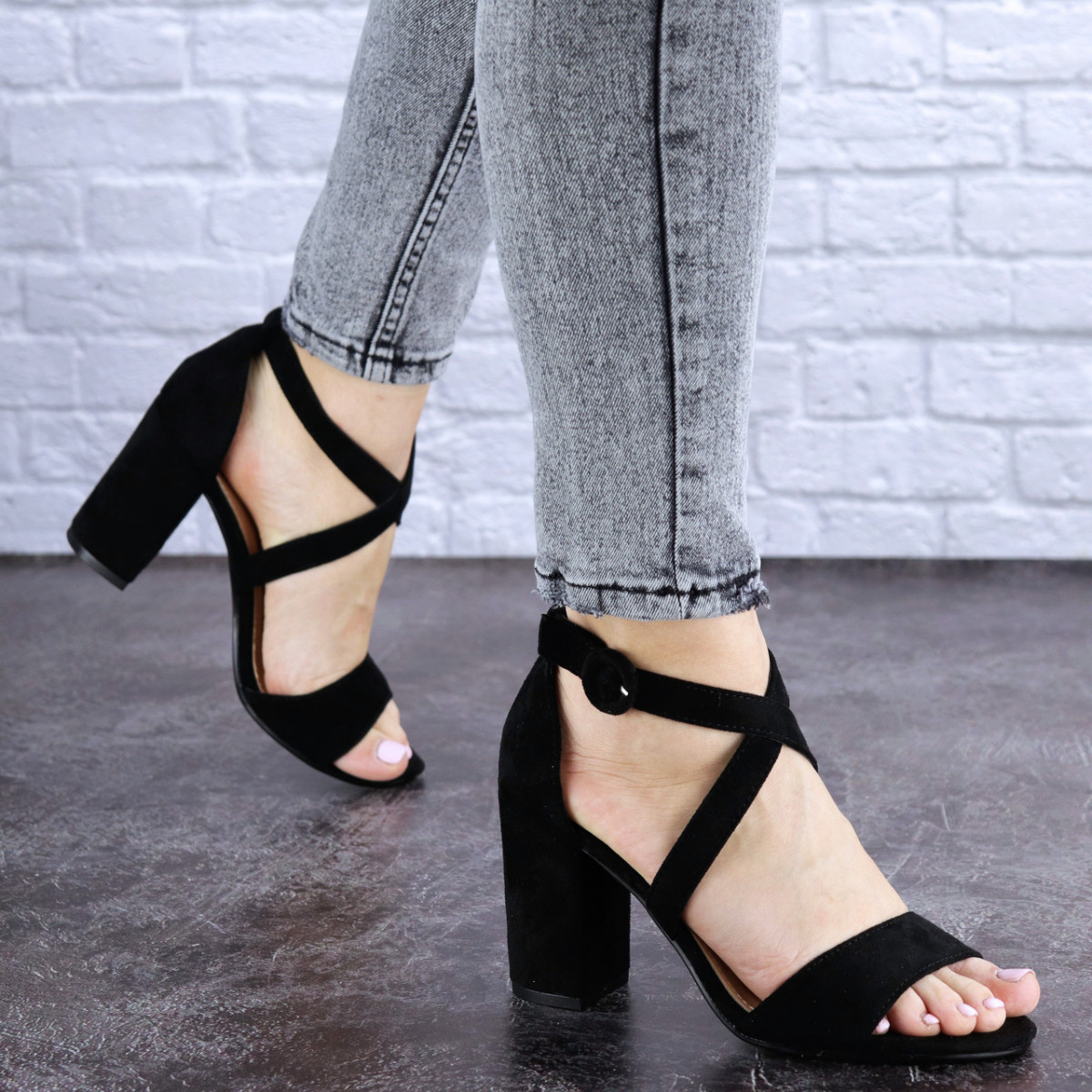 

Женские босоножки на каблуке Fashion Cindy 1704 36 размер 23,5 см Черный