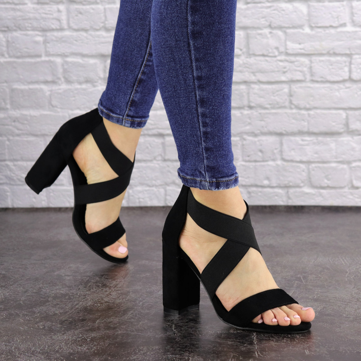 

Женские босоножки на каблуке Fashion Dusty 1550 40 размер 25,5 см Черный