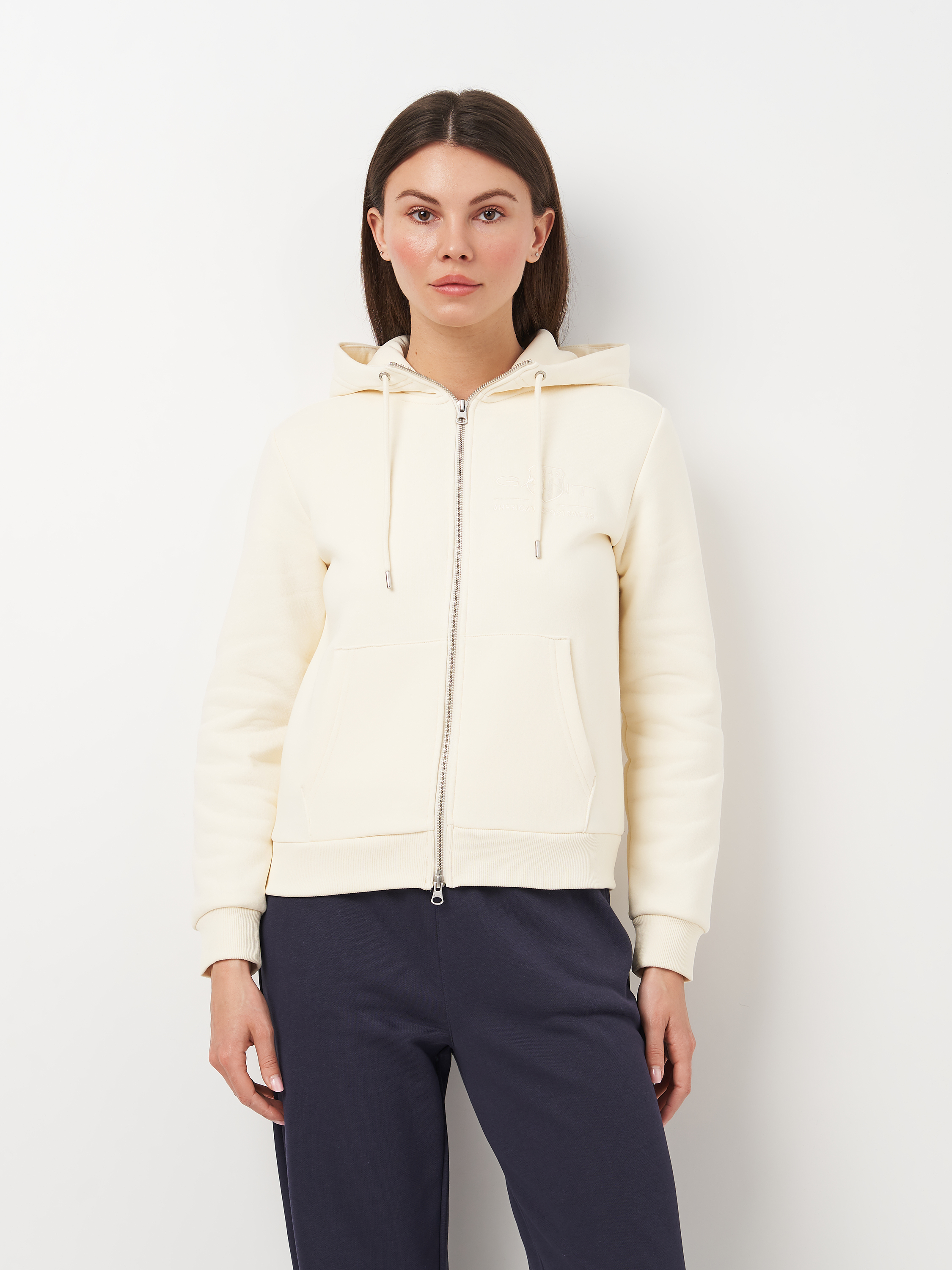 Толстовка на блискавці утеплена з капюшоном жіноча GANT Reg Tonal Shield Zip Hoodie 4200671-116 XS Бежева від Rozetka на платформі USKIDKA Акція на Толстовка на блискавці утеплена з капюшоном жіноча GANT Reg Tonal Shield Zip Hoodie 4200671-116 XS Бежева від Rozetka