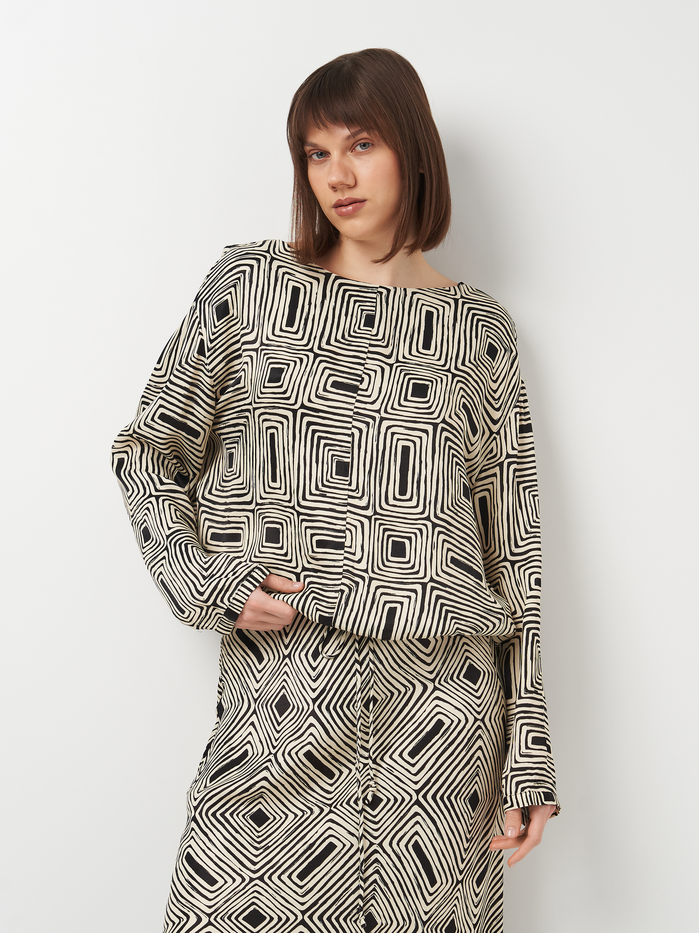 Блузка жіноча Zara 4437/907 XS Бежева з чорним від Rozetka на платформі USKIDKA Акція на Блузка жіноча Zara 4437/907 XS Бежева з чорним від Rozetka