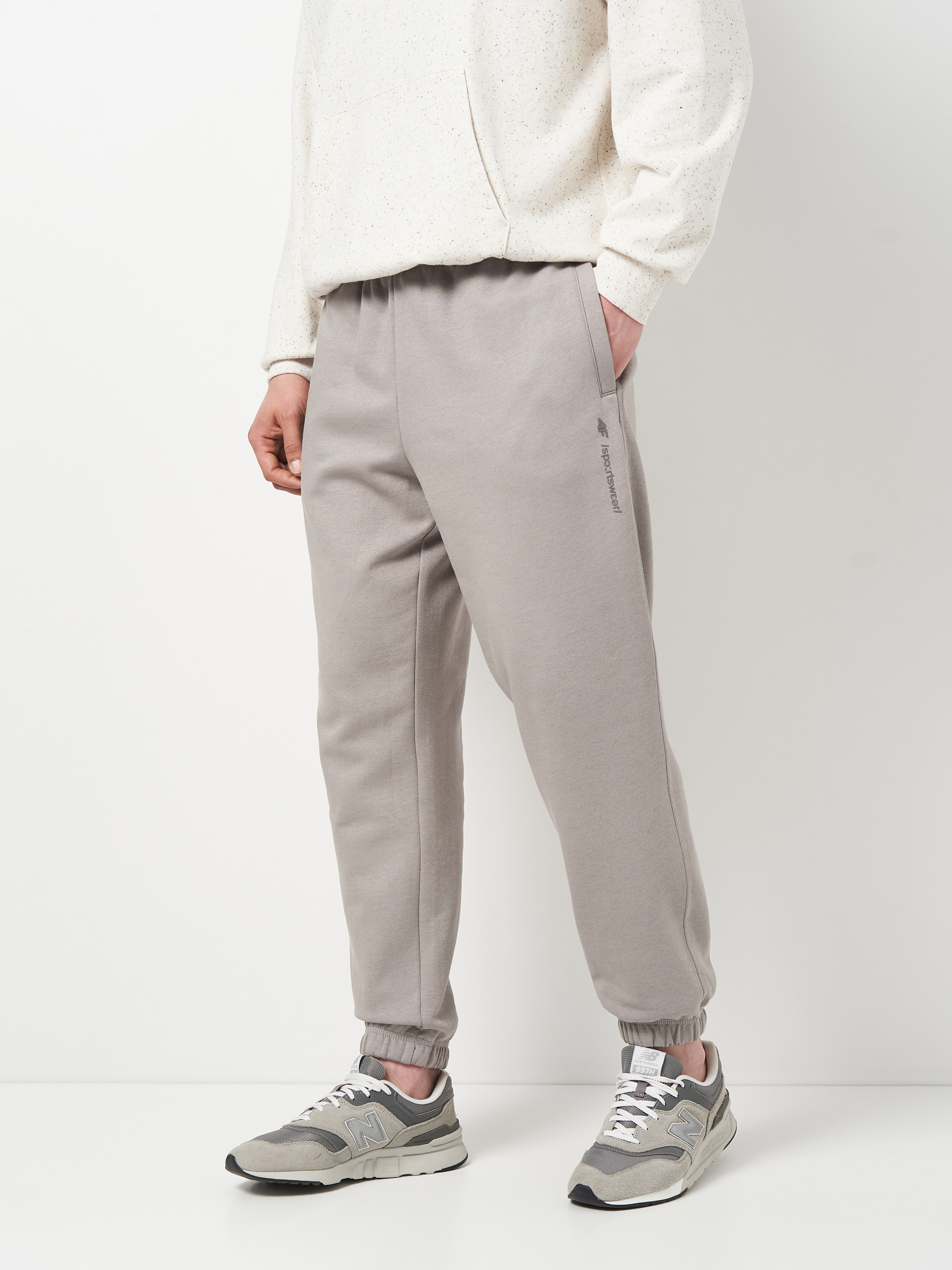 Спортивні штани утеплені чоловічі 4F Trousers Cas M0785 4FWAW24TTROM0785-25S M Сірі від Rozetka на платформі USKIDKA Акція на Спортивні штани утеплені чоловічі 4F Trousers Cas M0785 4FWAW24TTROM0785-25S M Сірі від Rozetka