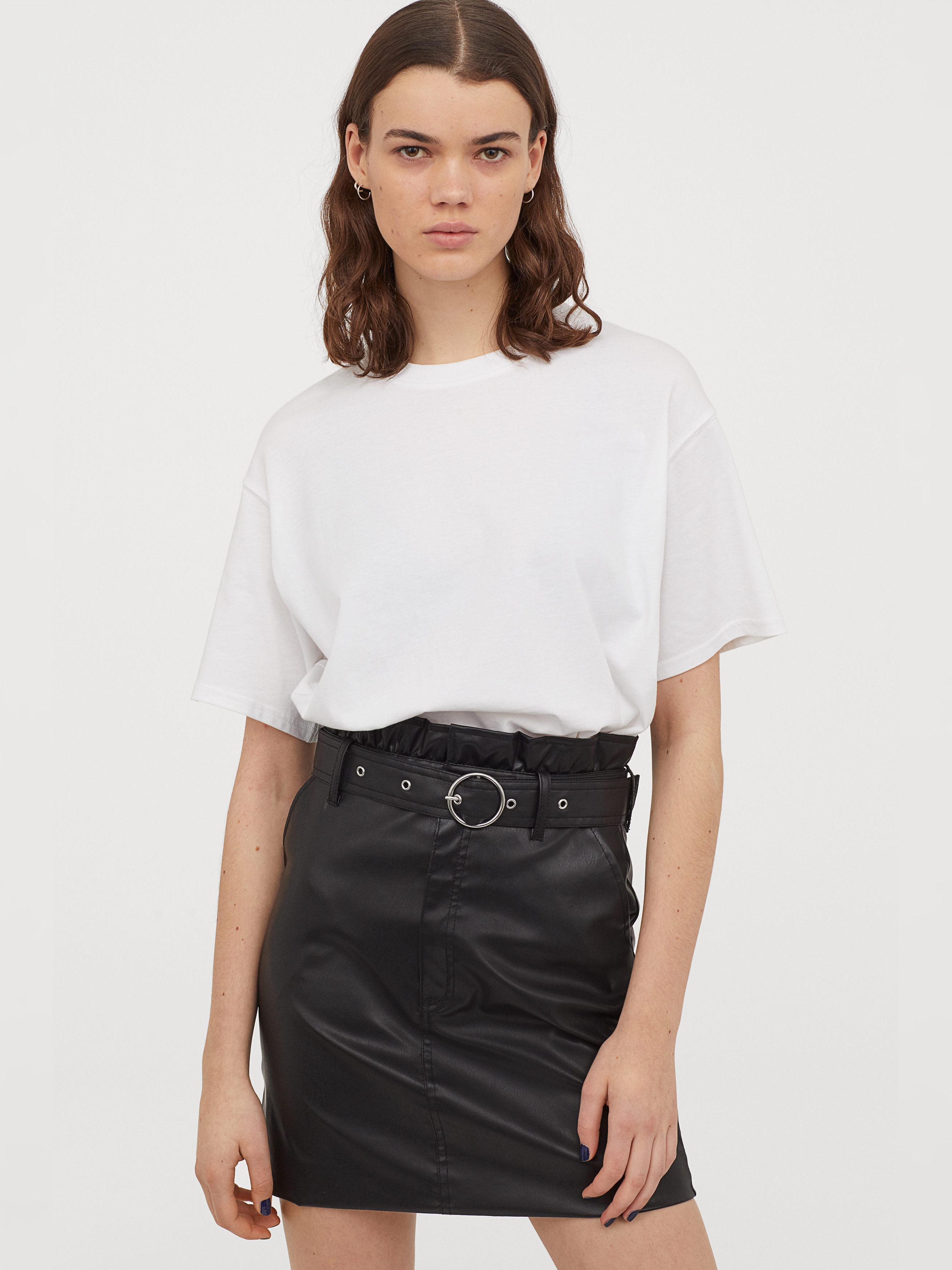 

Юбка из искусственной кожи H&M 0843671-1  Черная, Юбка из искусственной кожи H&M 0843671-1 40 Черная