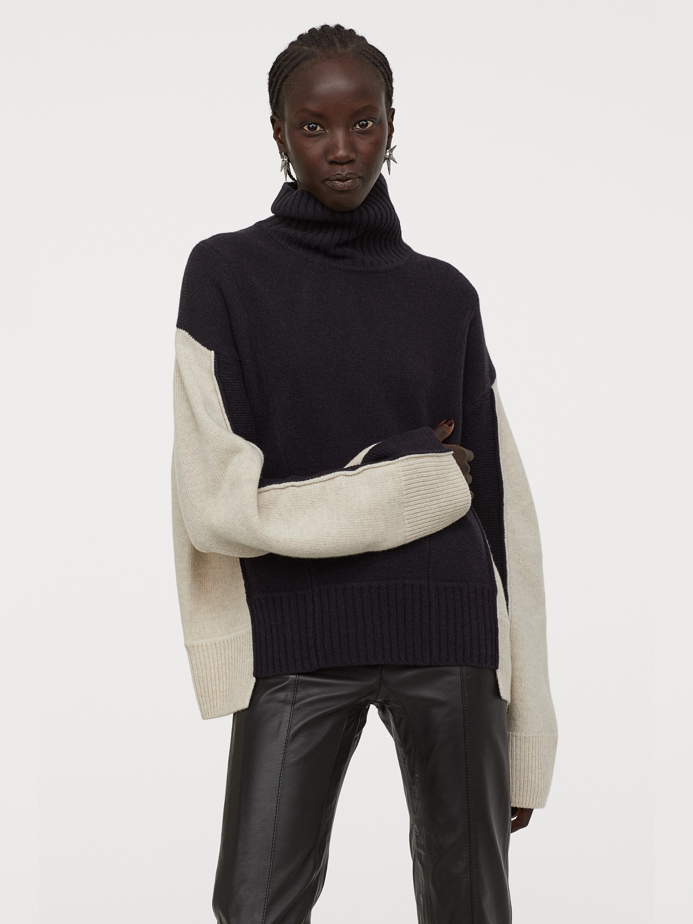 

Свитер H&M 0789399-0 S Темно-синий