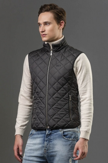 

Жилет Sun's House & Di'key Gilet рост: 176 размер:  Черный (арт. G-45, Жилет Sun's House & Di'key Gilet рост: 176 размер: 50 Черный (арт. G-45)