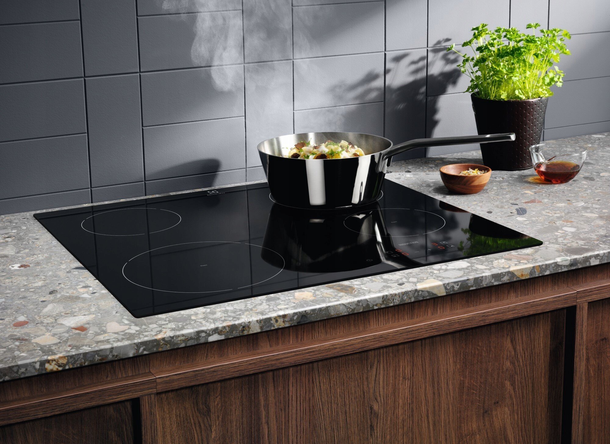 фото Варочная поверхность электрическая Electrolux LIB60424CK