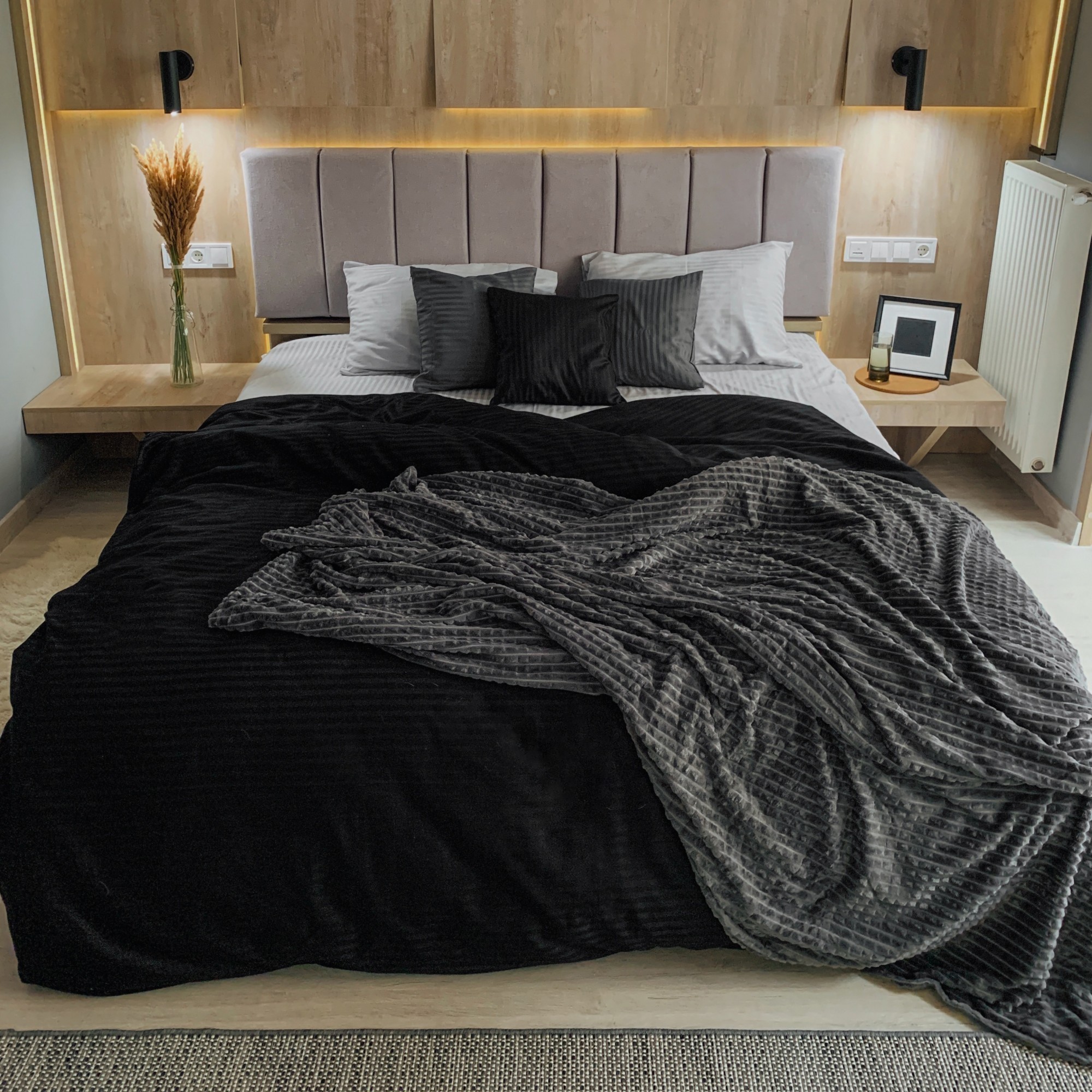 

Постельное белье (комплект) из страйп сатина Хлопковые Традиции семейный черный/стальной ST041-ru