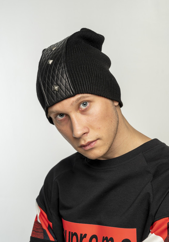 

Шапка VASILYEV for Man  Черная двойная с кожей и заклепками, Шапка VASILYEV for Man One size Черная двойная с кожей и заклепками
