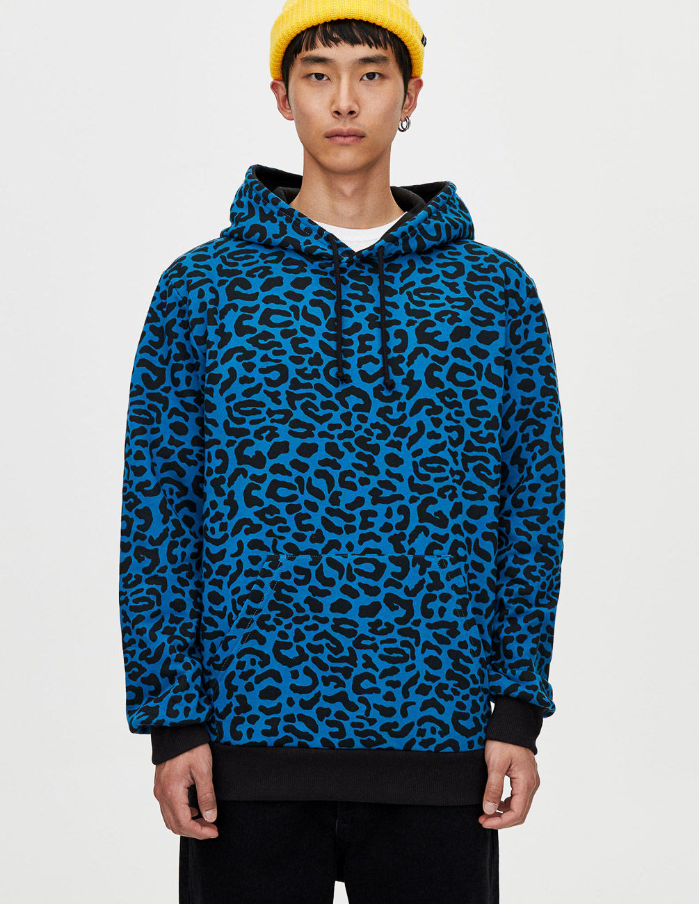 

Худи PULL & BEAR М0105683 (5590/563/400) цвет синий-черный S